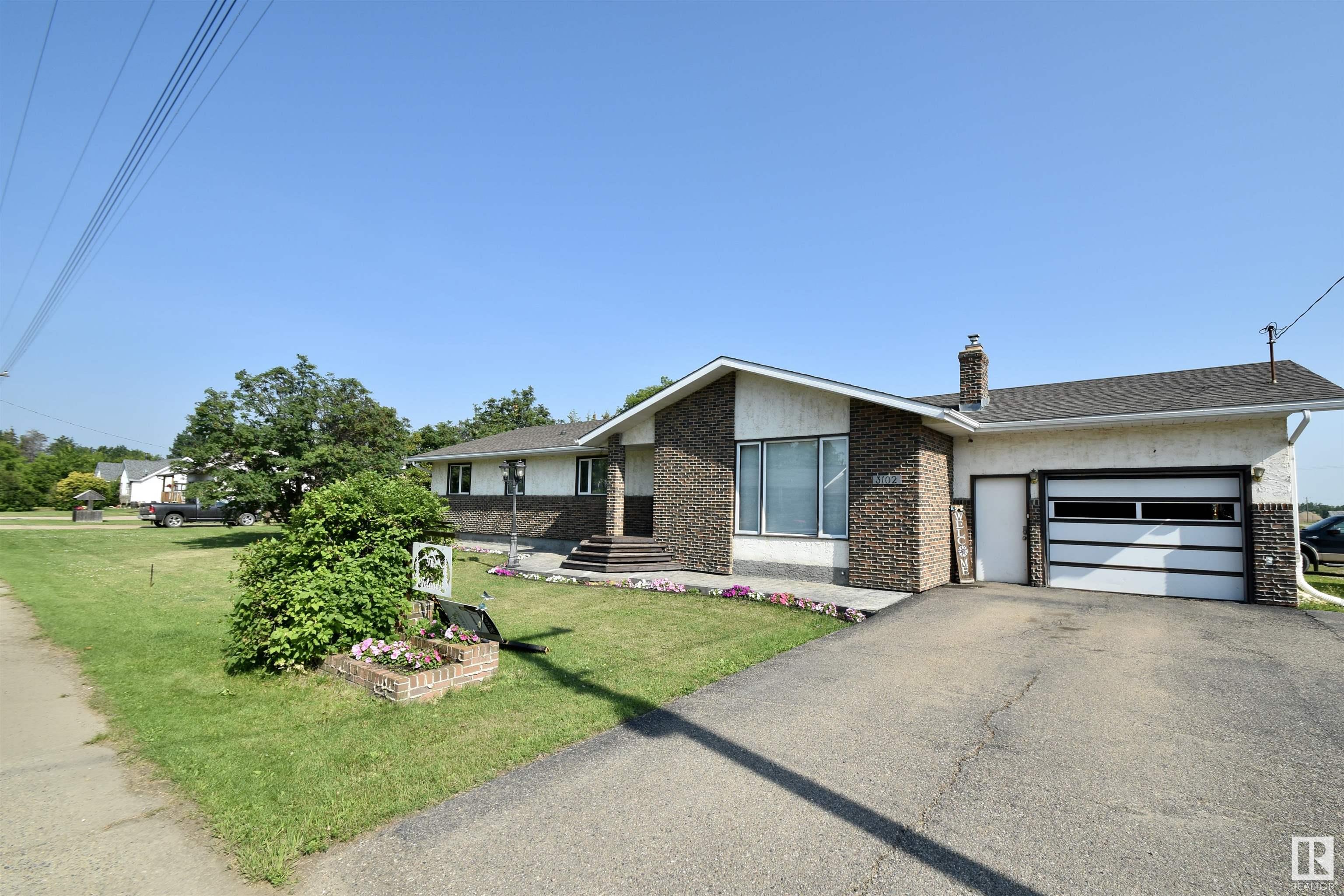 3102 Park Ave, Mallaig, AB T0A 2K0