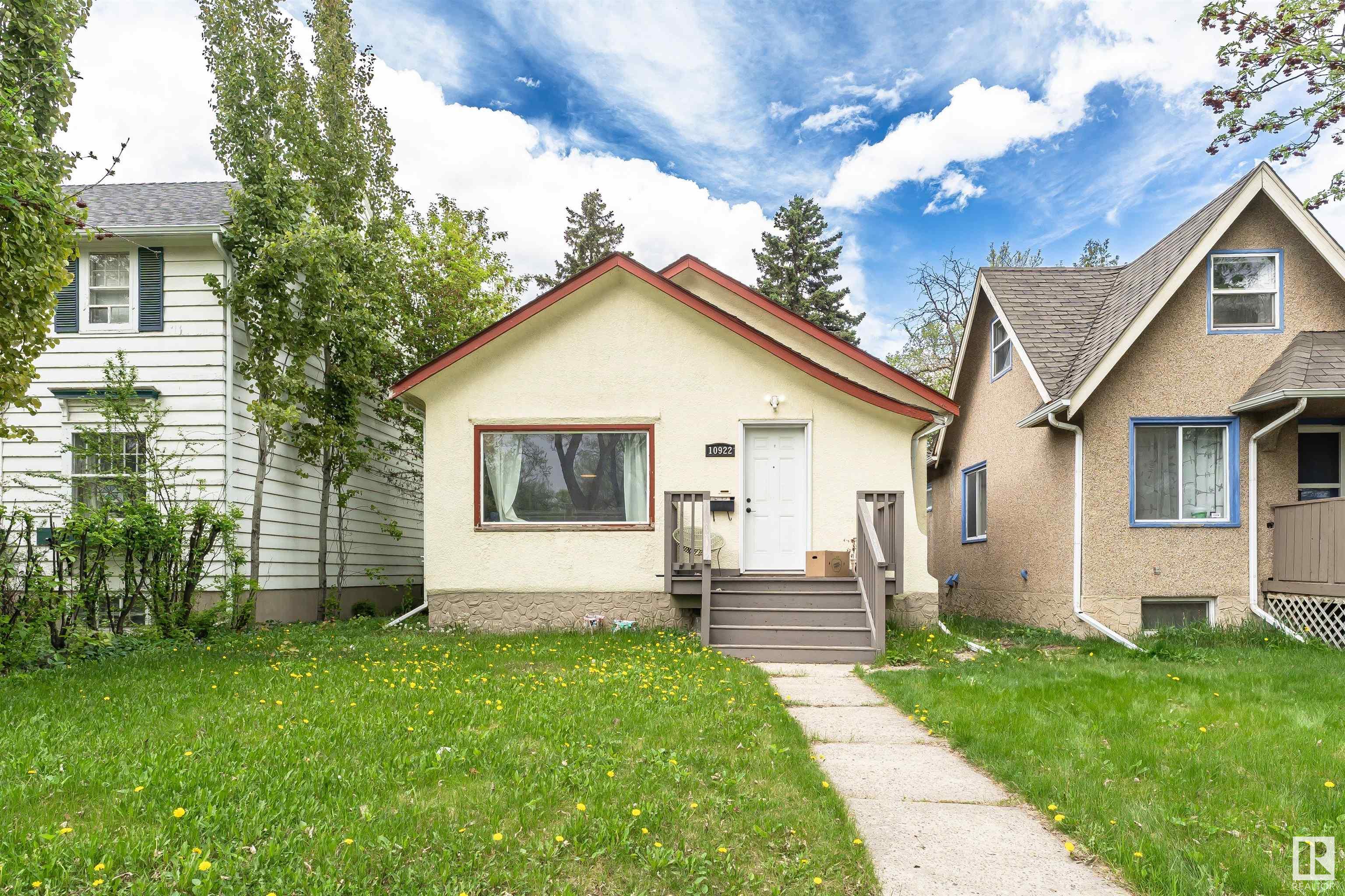 84 Av Nw Unit 10922 Ave, Edmonton, AB T6G 0V4