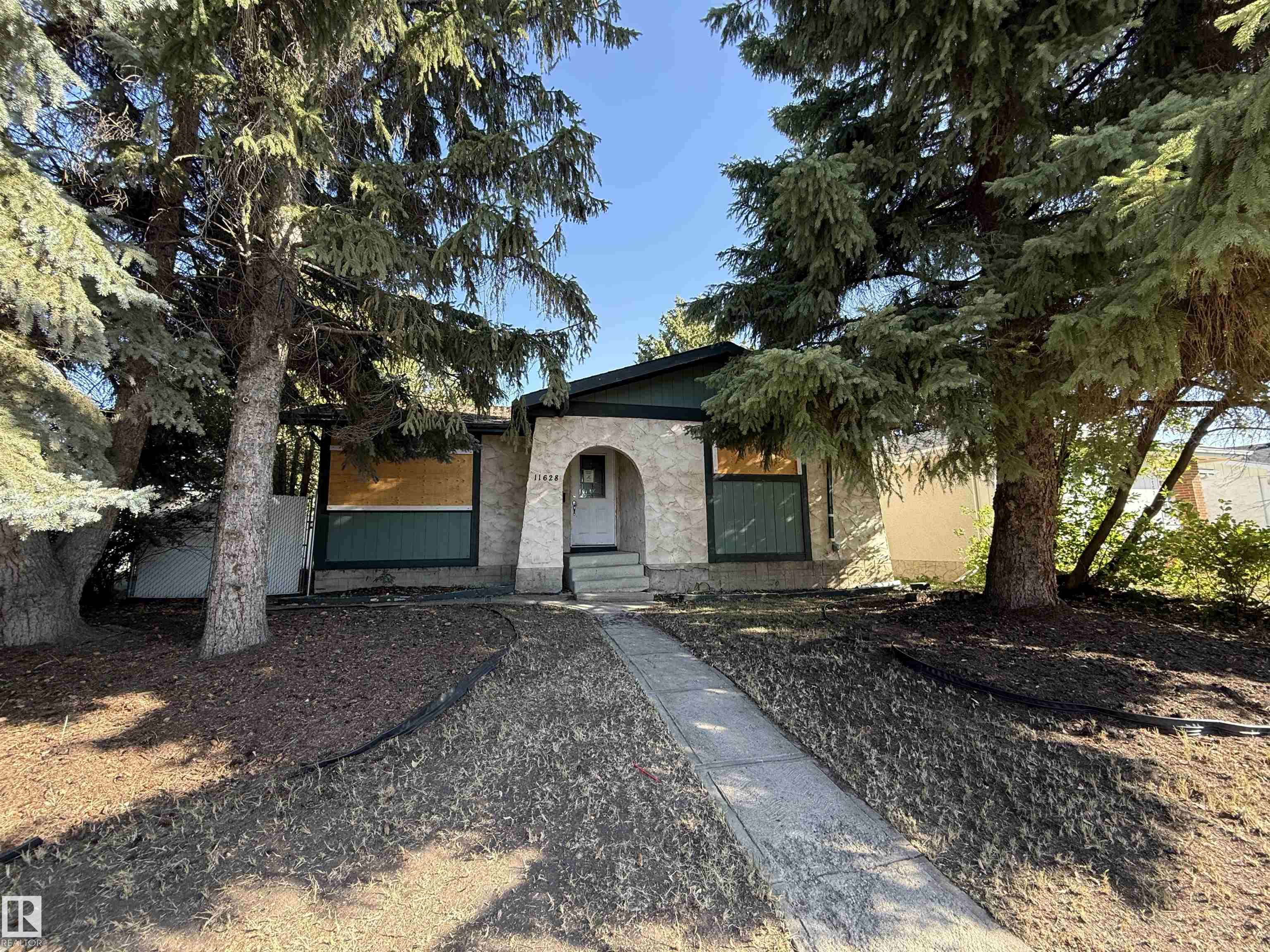 151 Av Nw Unit 11628 Ave, Edmonton, AB T5X 1C6