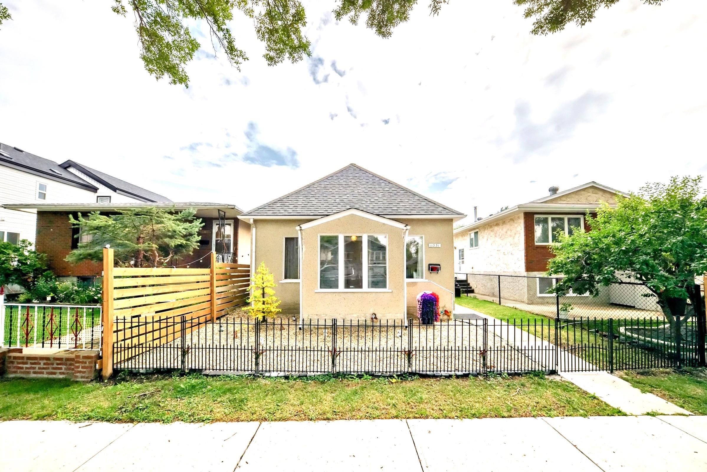 92 St Nw Unit 11331 St, Edmonton, AB T5G 0Z4