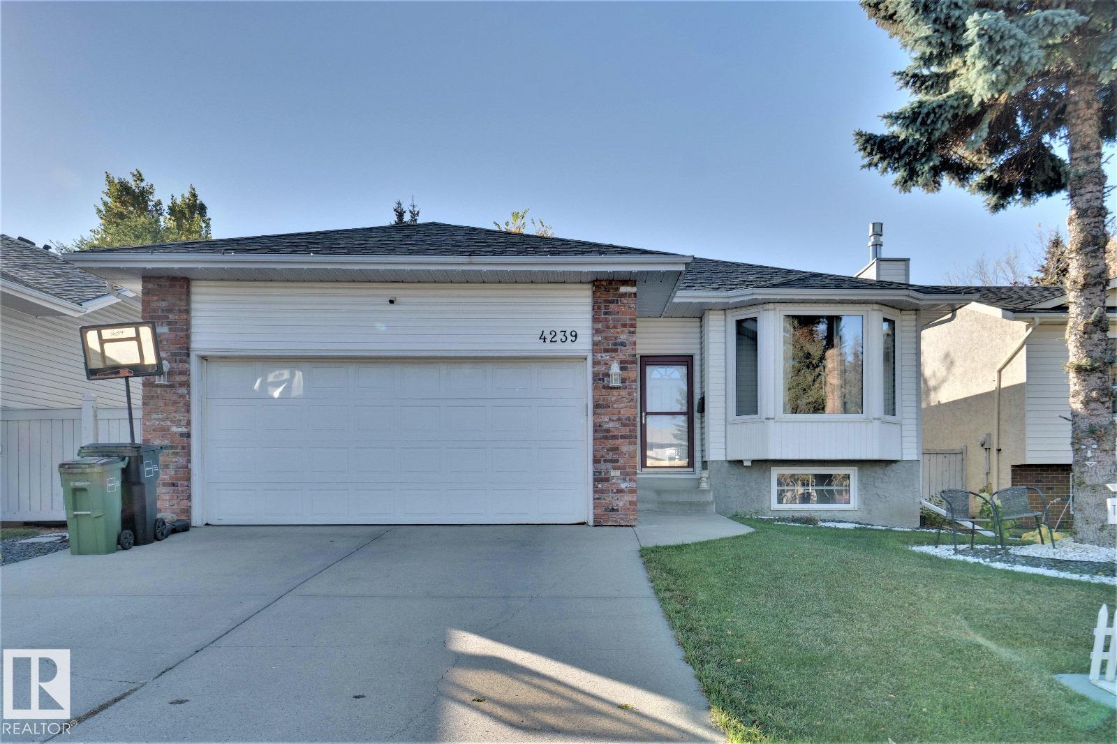 29 Av Nw Unit 4239 Ave, Edmonton, AB T6L 5K3