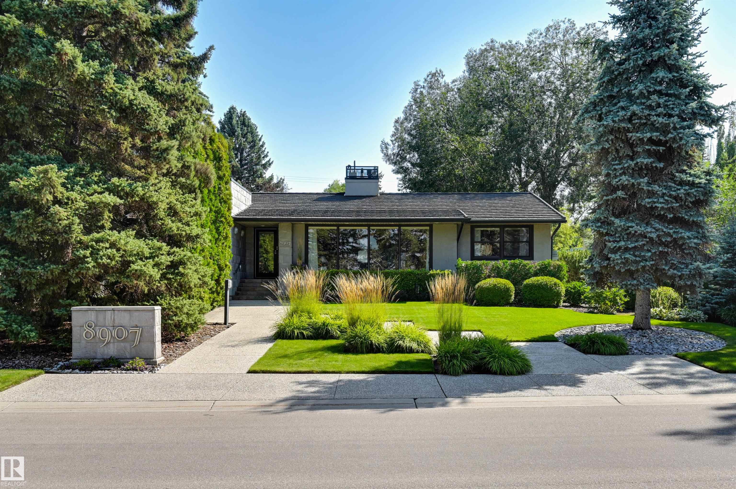 8907 Saskatchewan Dr NW, Edmonton, AB T6G 2B1