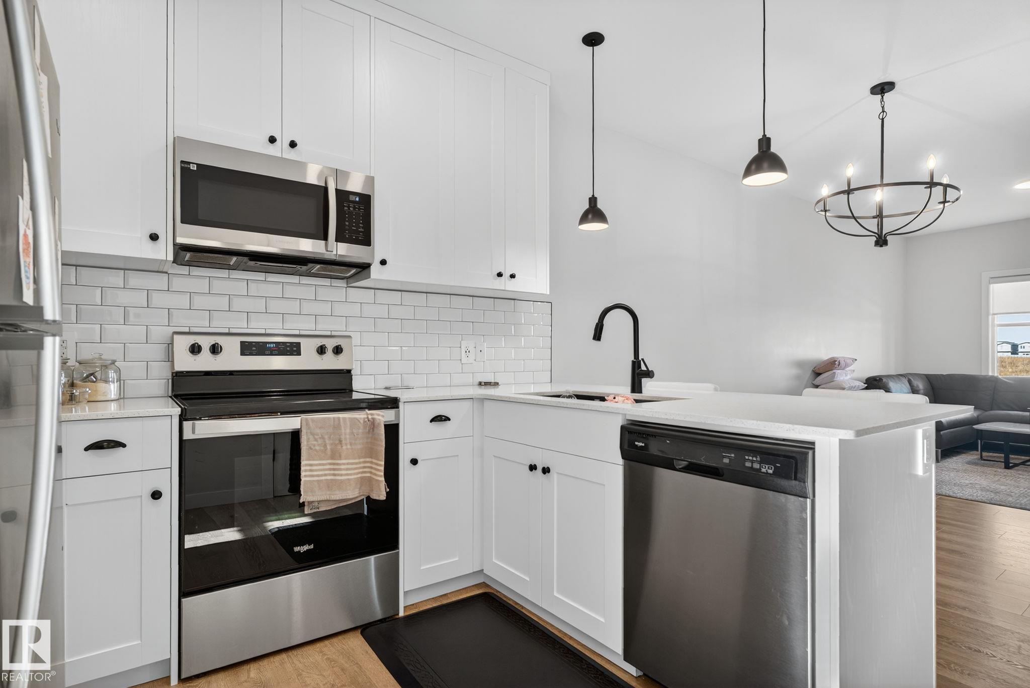 178 Av Nw Unit 7135 Ave, Edmonton, AB T5Z 0T8