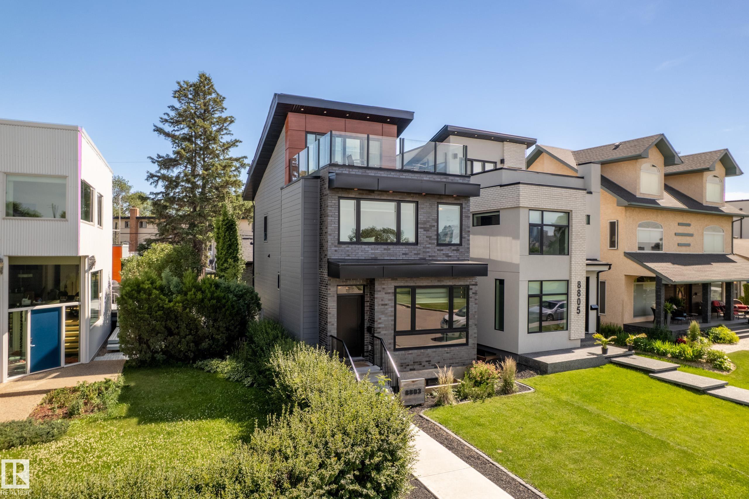 8803 Strathearn Dr NW, Edmonton, AB T6C 4C8