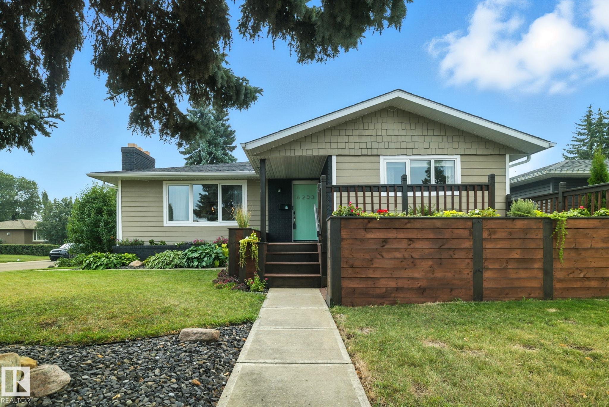 93 Av Nw Unit 6203 Ave, Edmonton, AB T6B 0W4