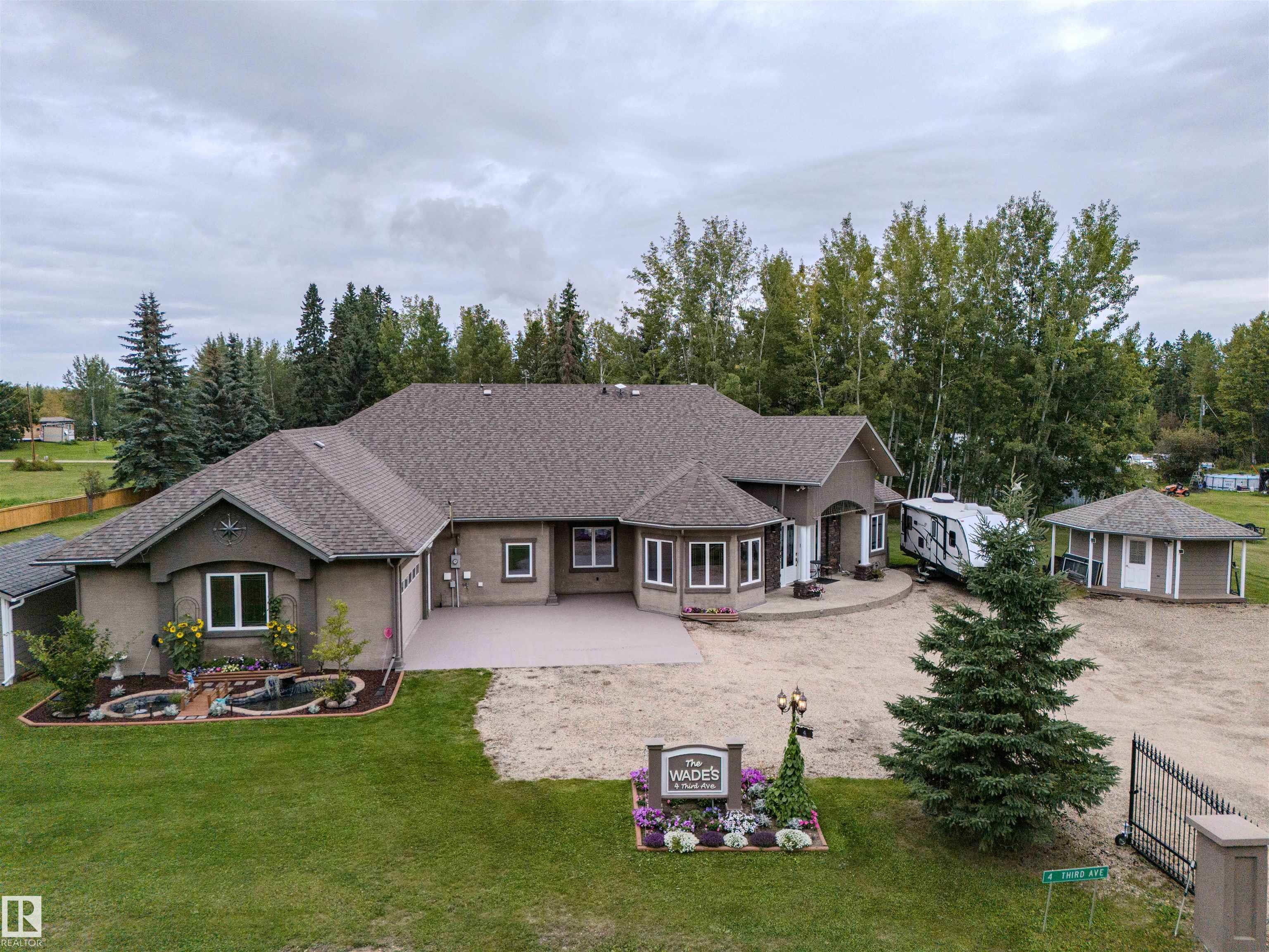 4 Third Ave, Entwistle, AB T0E 0T0
