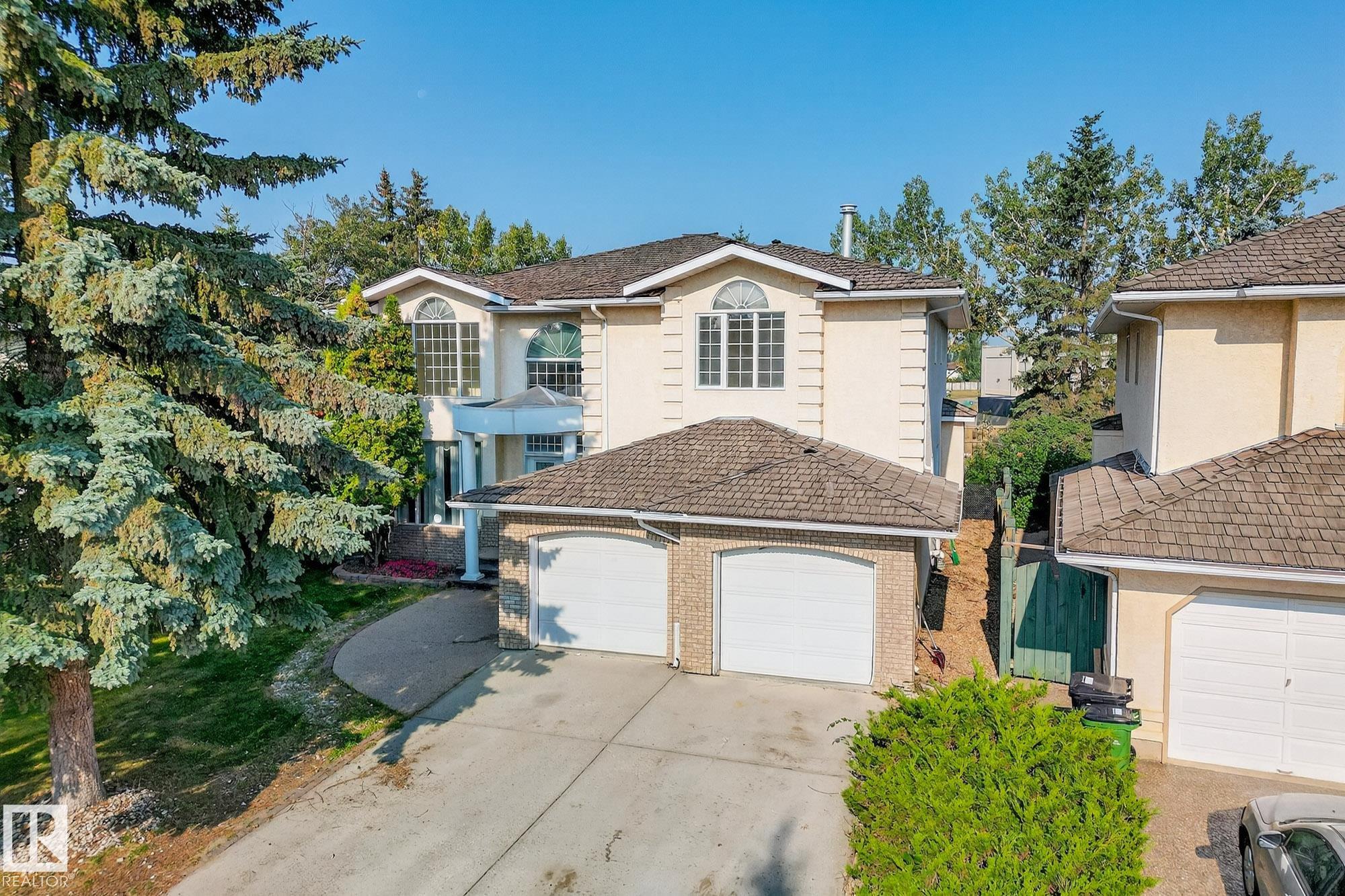 106 Farnell Cl Close NW, Edmonton, AB T6R 2E4