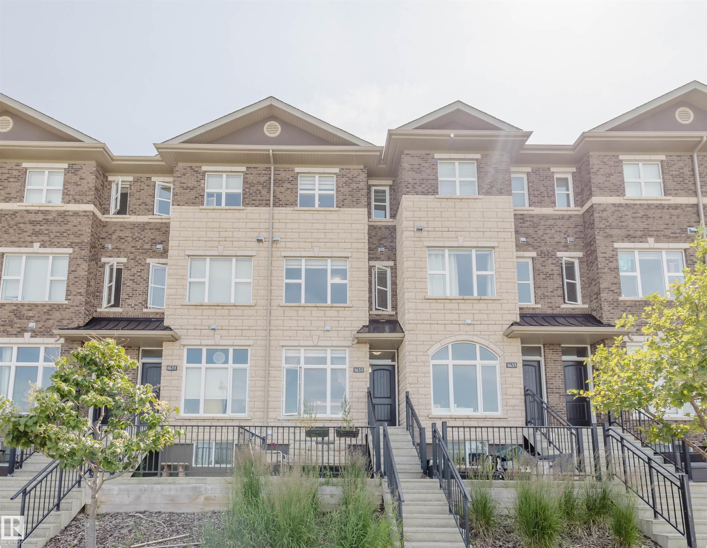 1633 Cunningham Way SW, Edmonton, AB T6W 0V8