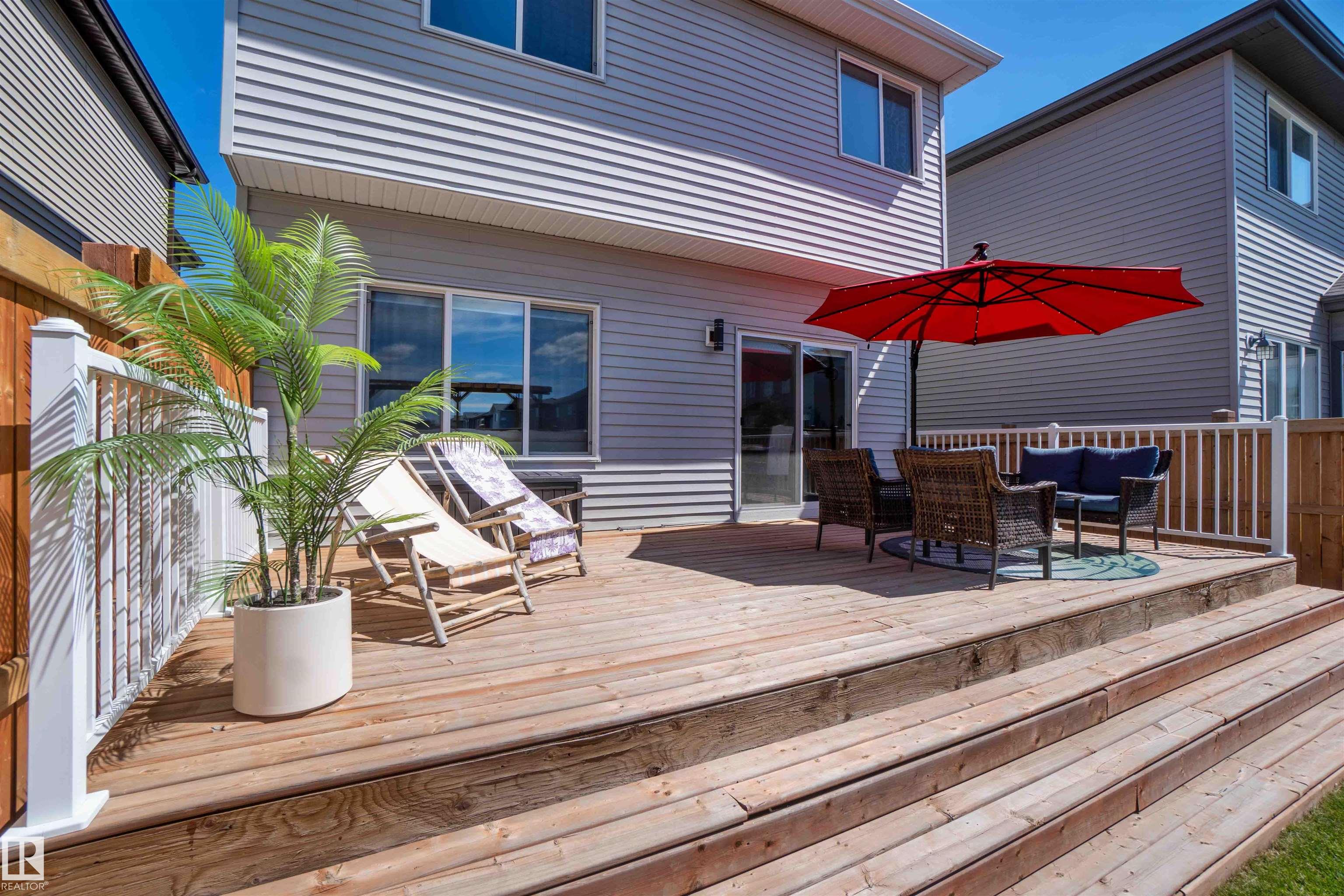22 Av Sw Unit 15847 Ave, Edmonton, AB T6W 4K9