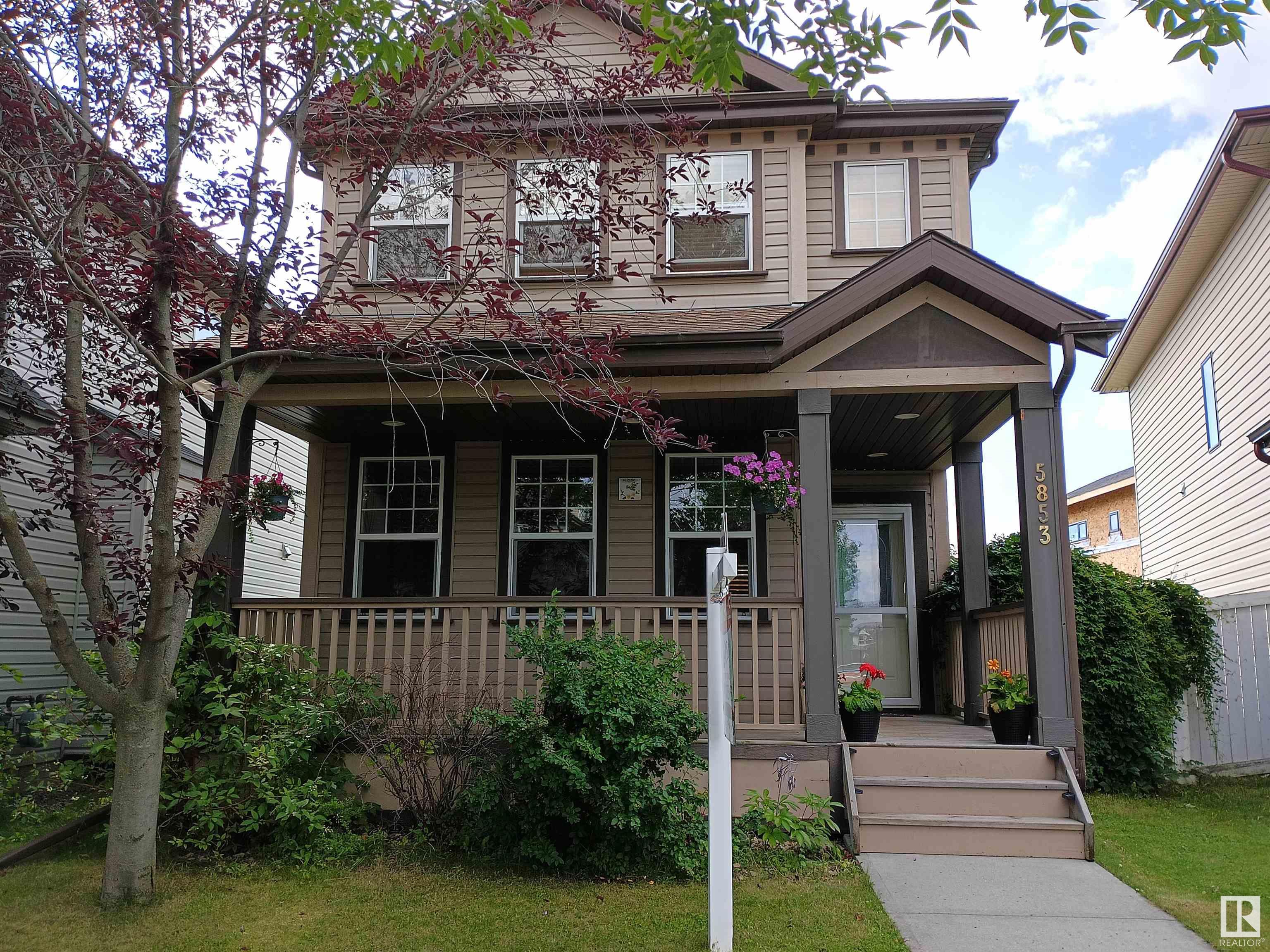 5853 Sutter Pl NW, Edmonton, AB T6R 3R2