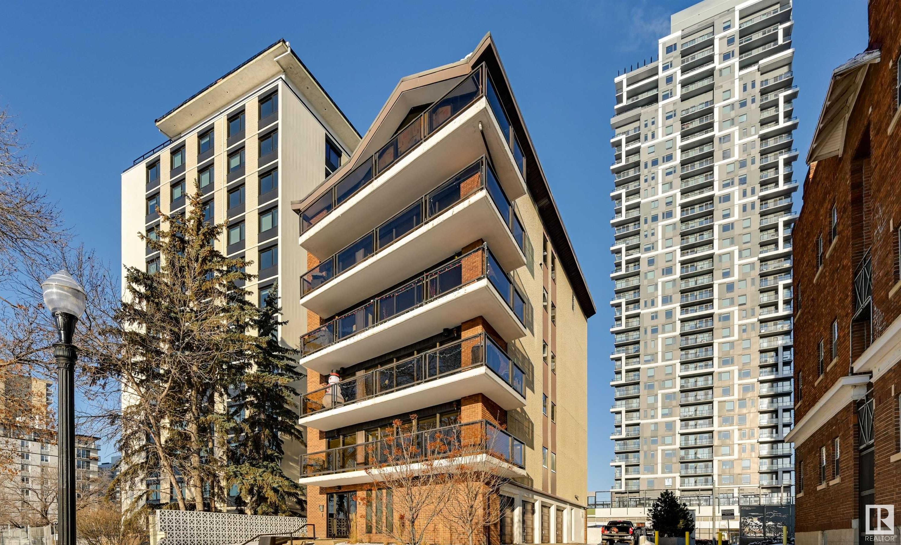 11960 100 Avenue Northwest #1, Edmonton, AB T5K 0K5