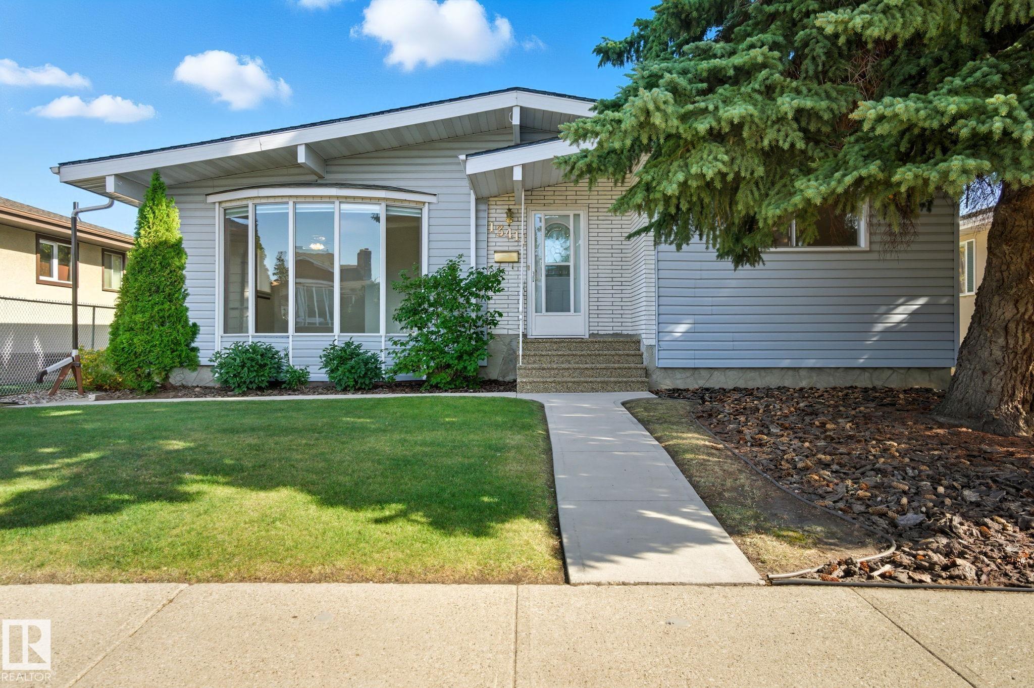 71 St Nw Unit 13411 St, Edmonton, AB T5C 0M9