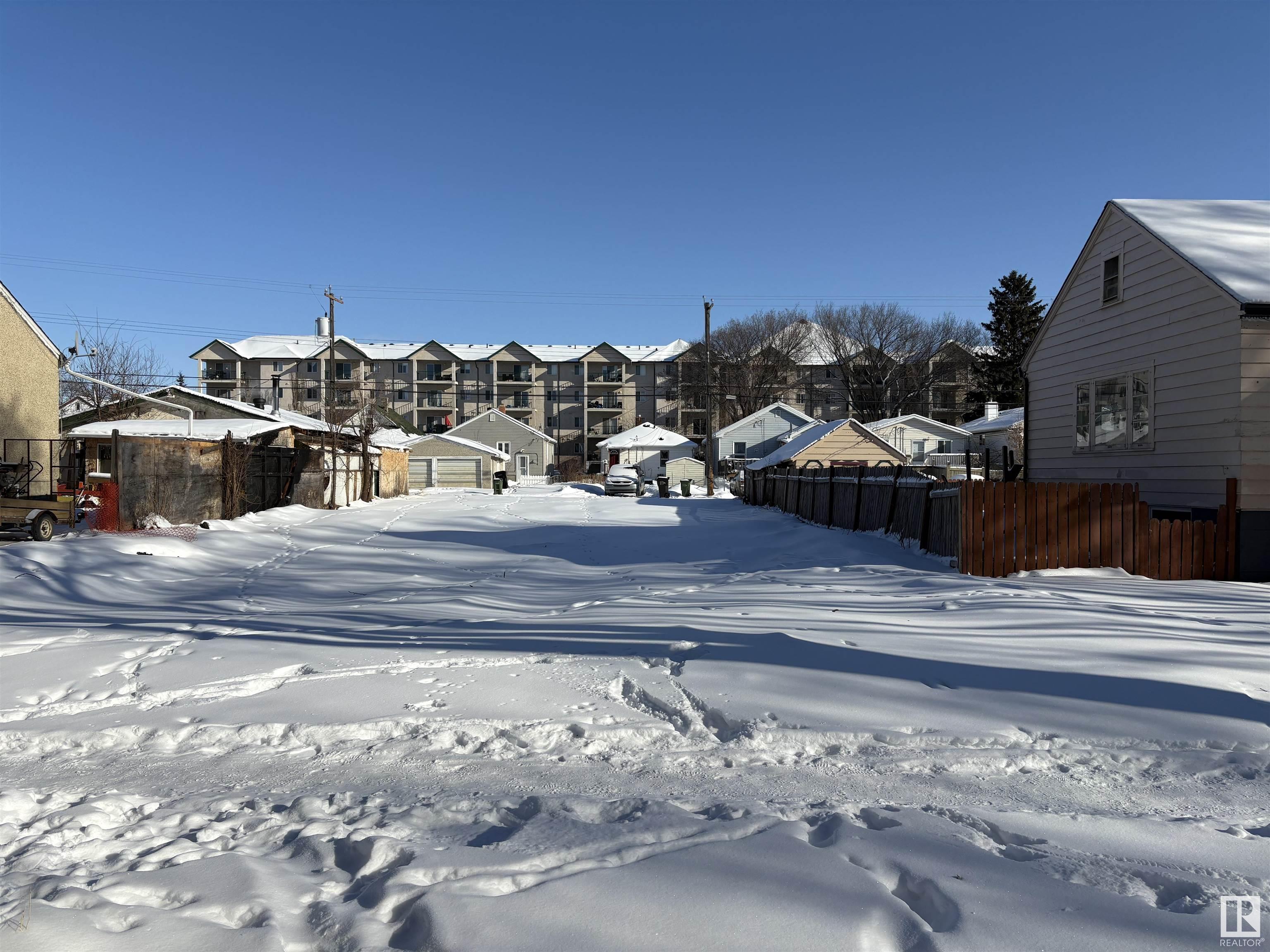 84 St Nw Unit 11331 St, Edmonton, AB T5B 3B3