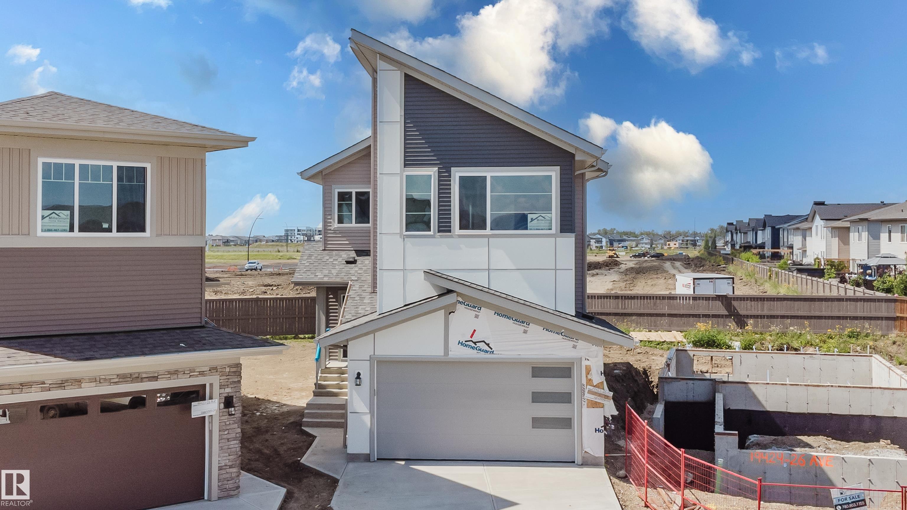 26 Av Nw Unit 19427 Ave, Edmonton, AB T6M 1P5
