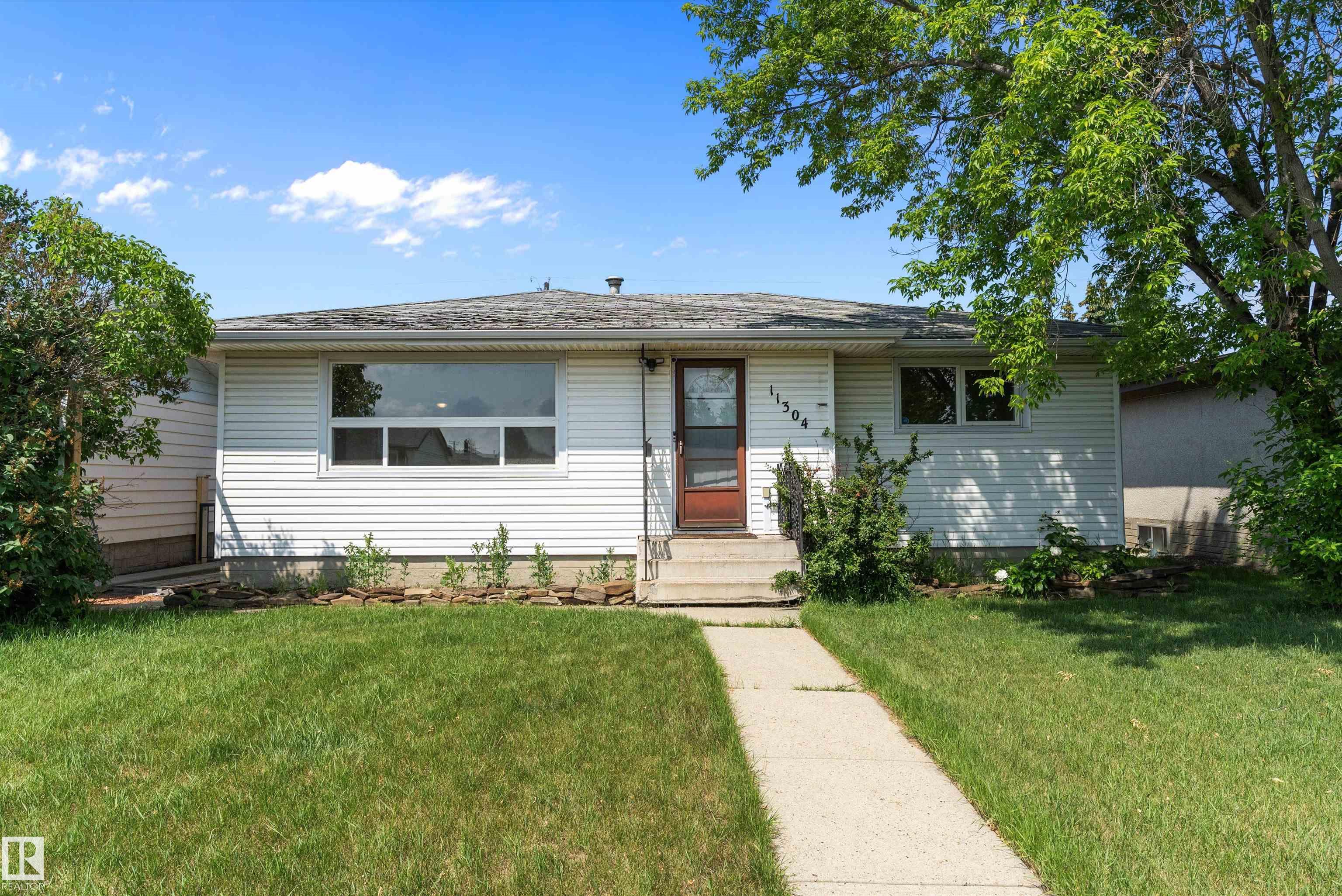 136 Av Nw Unit 11304 Ave, Edmonton, AB T5E 1X1