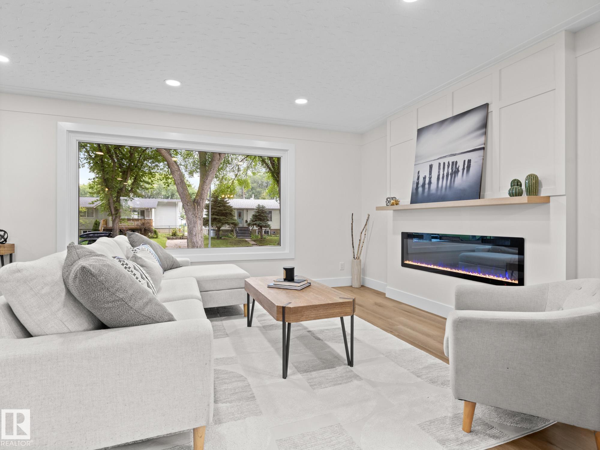 78 St Nw Unit 10324 St, Edmonton, AB T6A 3E5