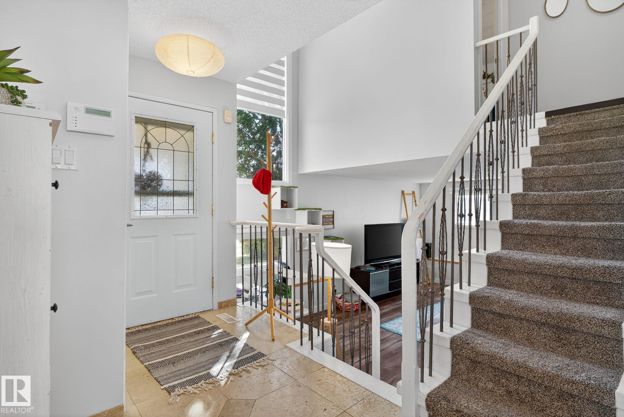 51 St Nw Unit 3608 St, Edmonton, AB T6L 1C6