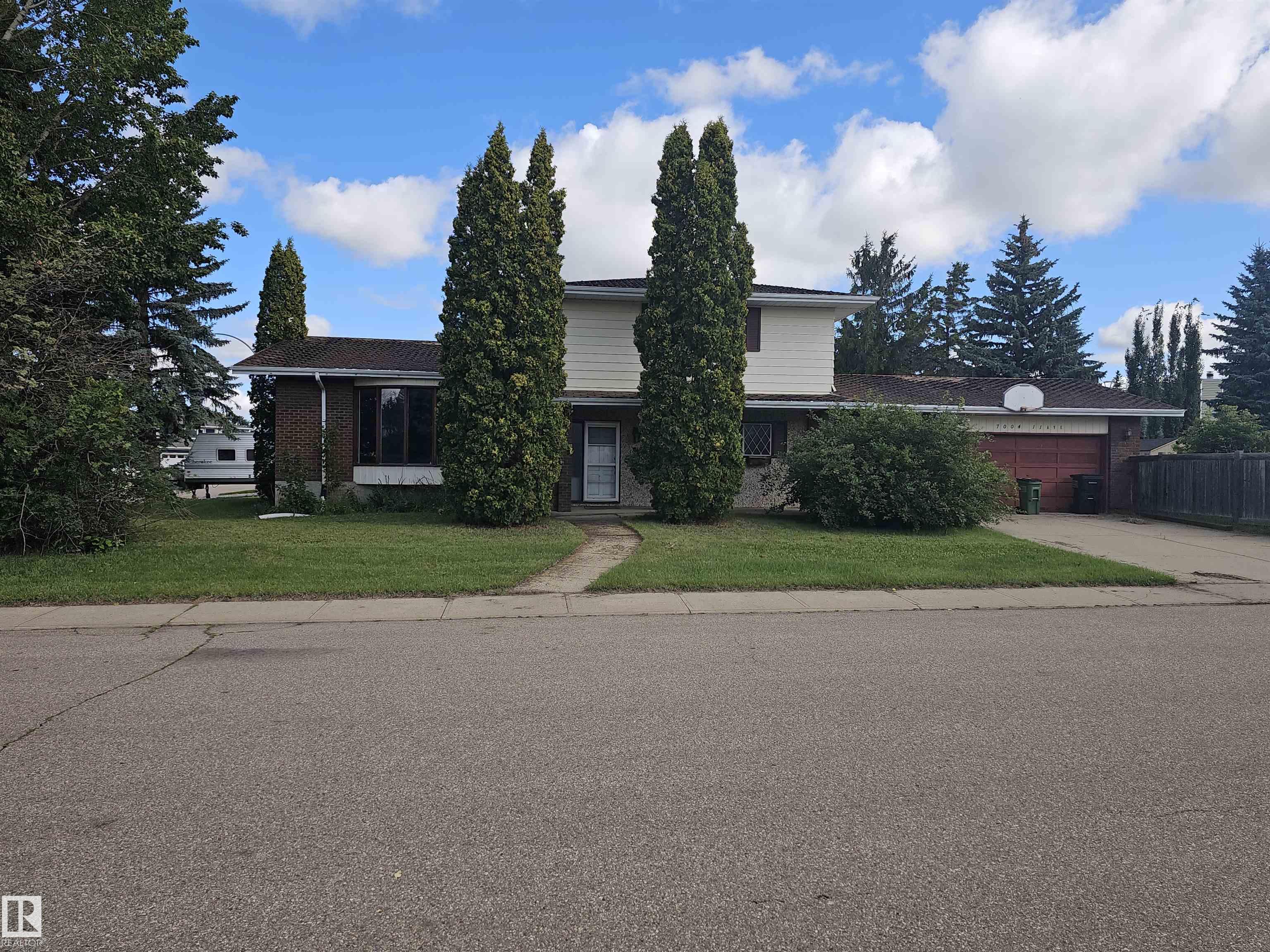11 Av Nw Unit 7004 Ave, Edmonton, AB T6K 3J5