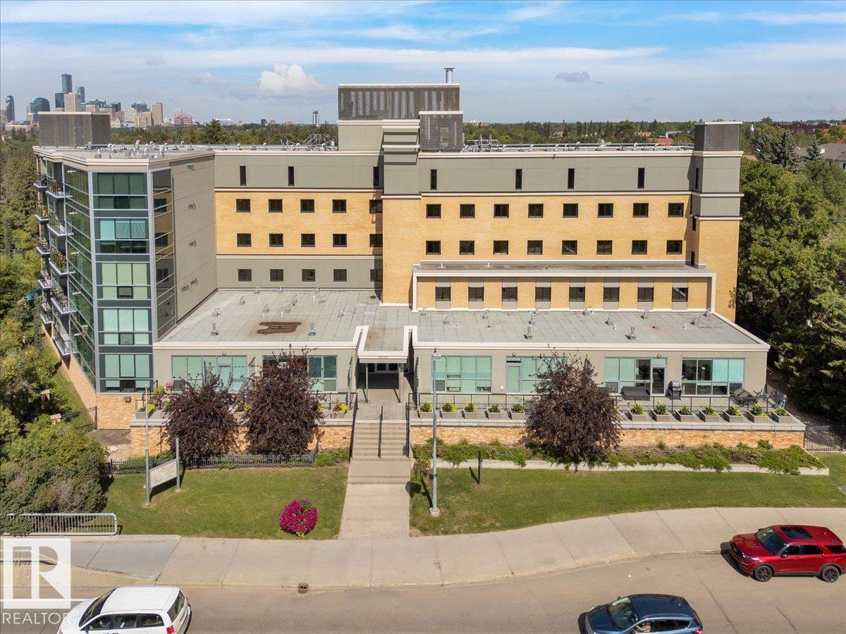 9316 82 Avenue Northwest #102, Edmonton, AB T6C 0Z6