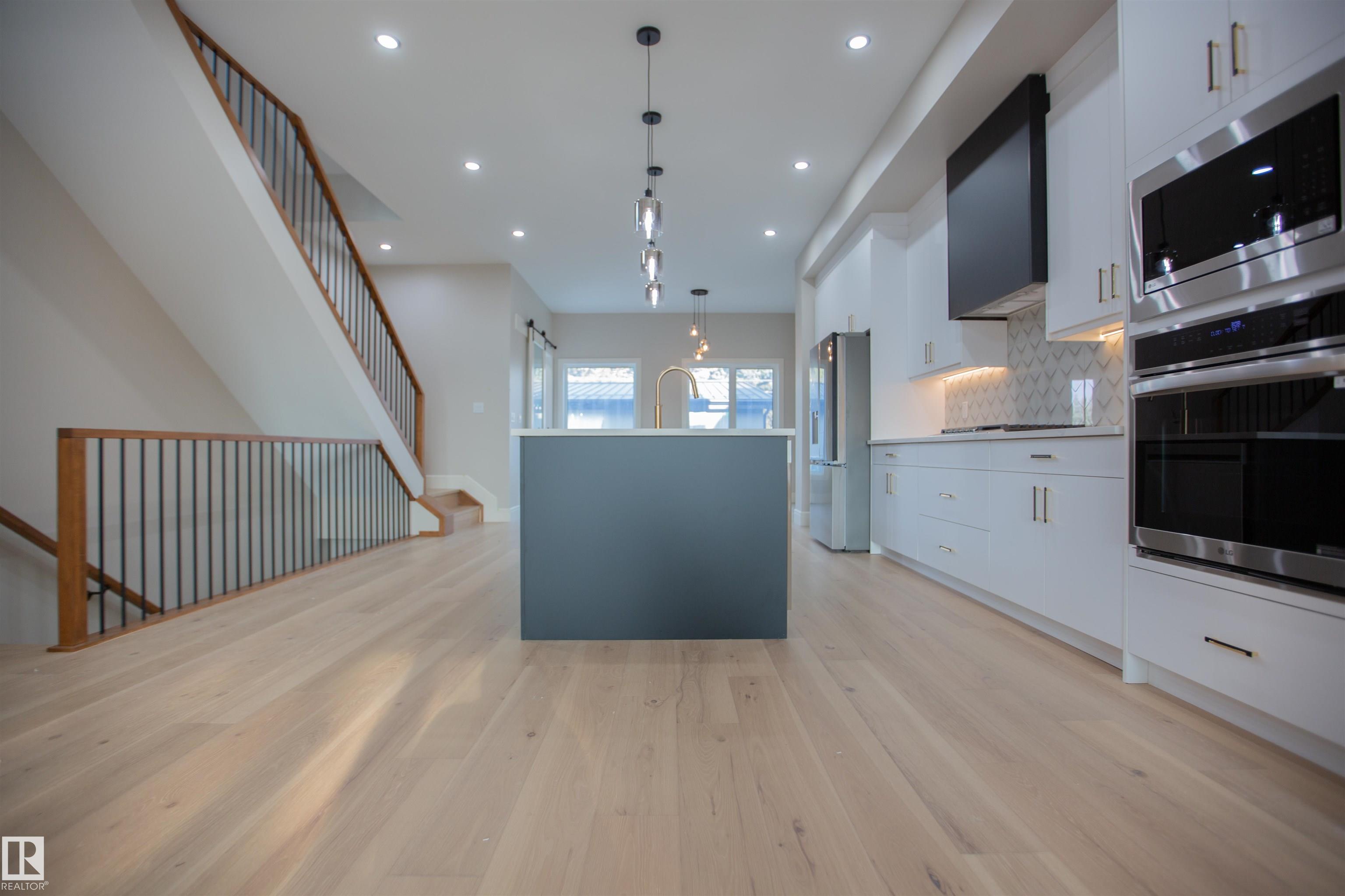 143 St Nw Unit 9127 St, Edmonton, AB T5R 0P5