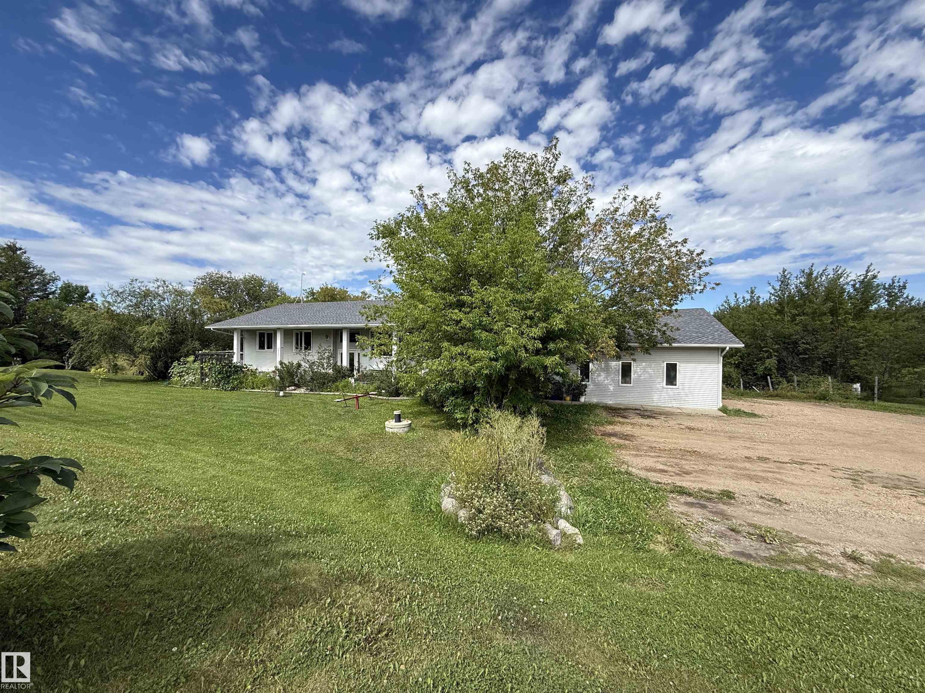 145 22458 Twp Rd 510, Rural Strathcona County, AB T8C 1H1
