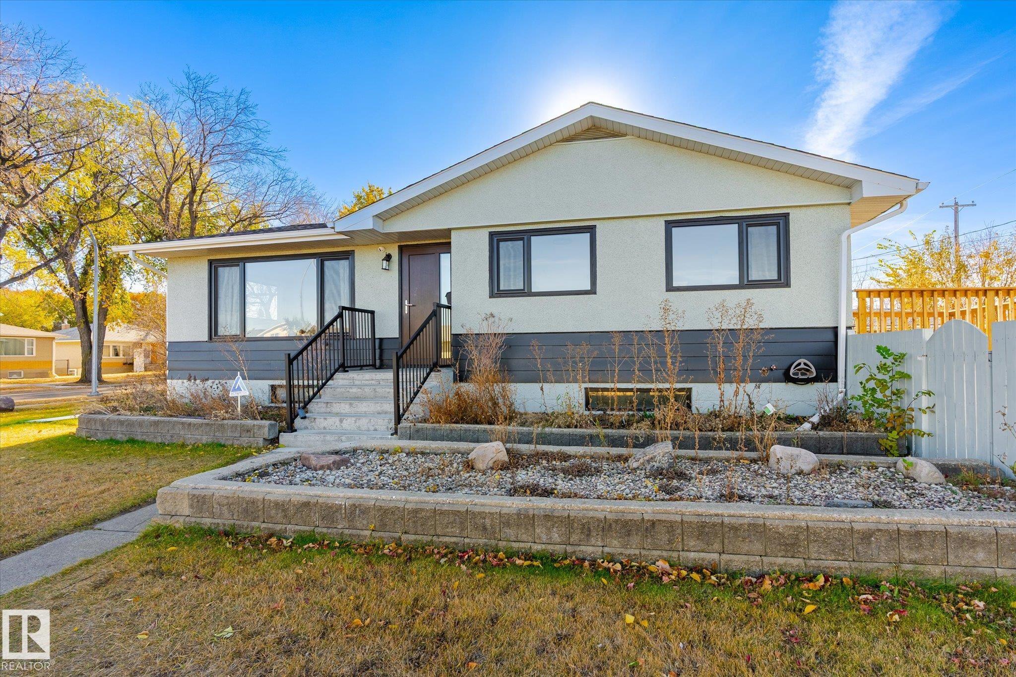 53 St Nw Unit 12240 St, Edmonton, AB T5W 3M2