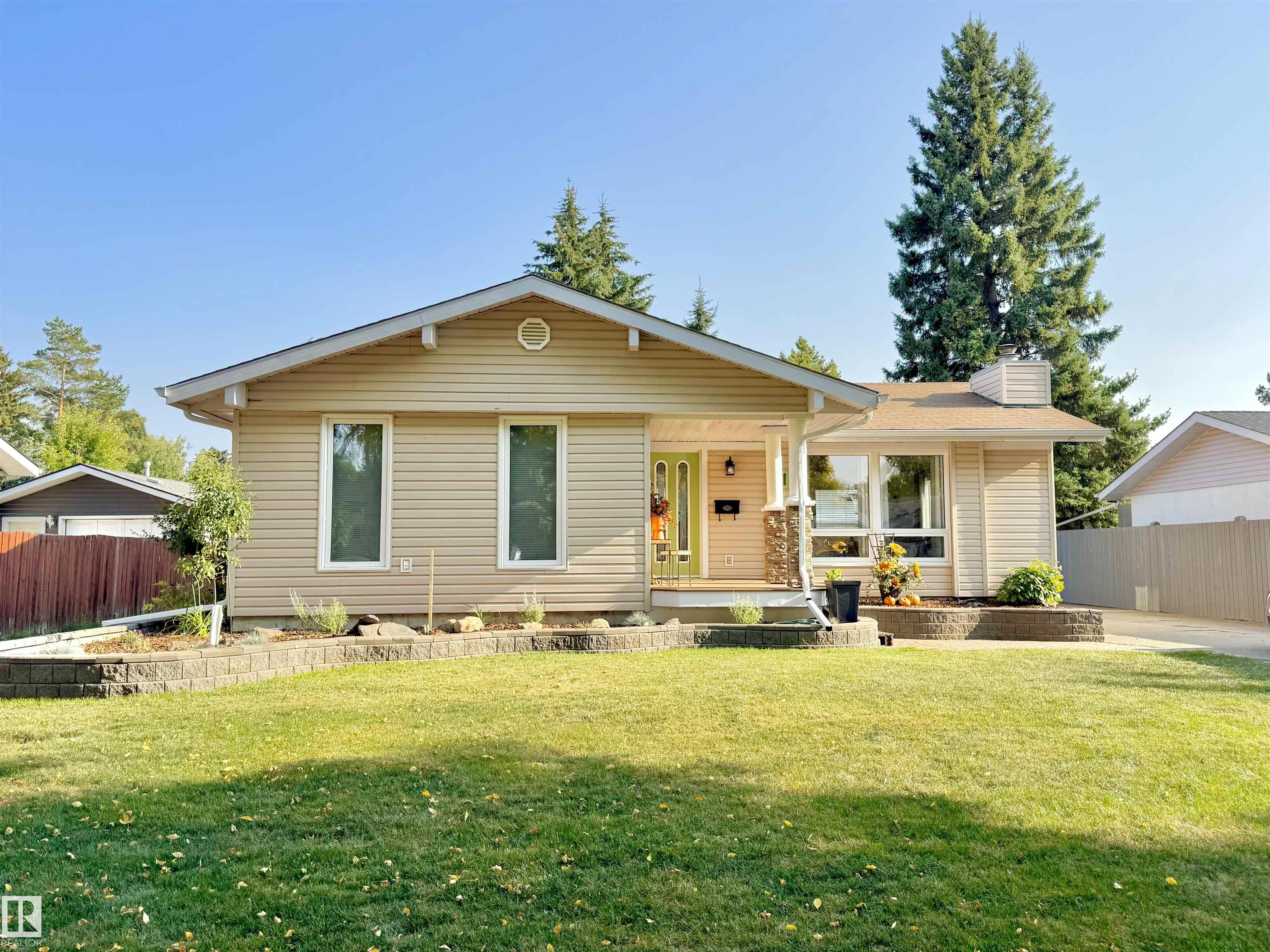 17 Longview Cr Cres, St. Albert, AB T8N 2W1