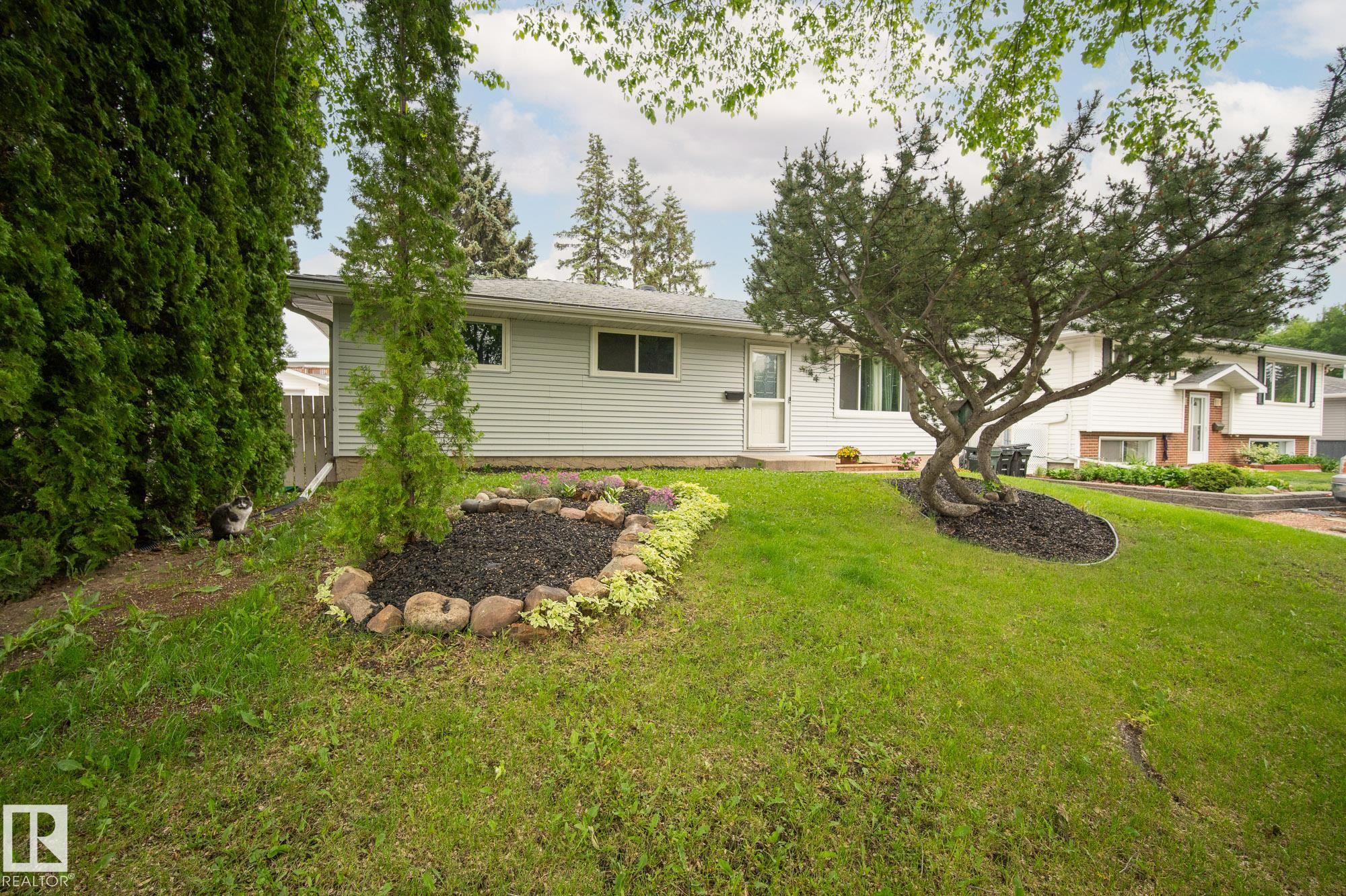 44 Marion Dr, Sherwood Park, AB T8A 0M1