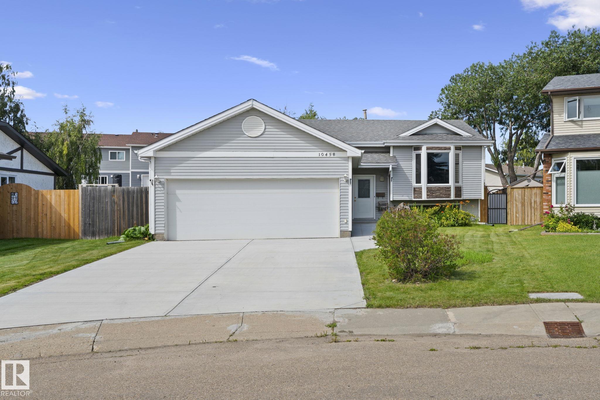14 Av Nw Unit 10458 Ave, Edmonton, AB T6J 5S9