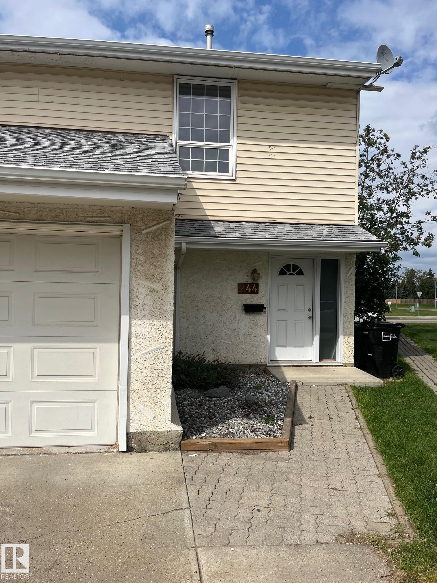 244 Callingwood Pl NW, Edmonton, AB T5T 2C6
