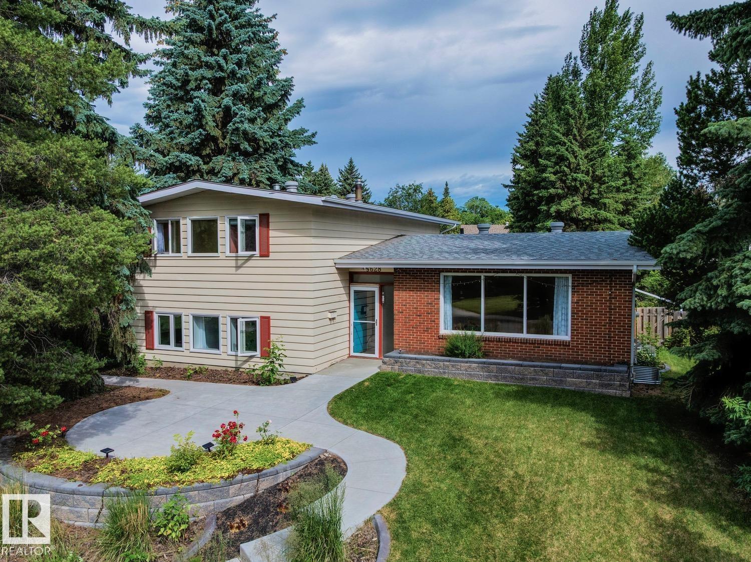 124 St Nw Unit 6628 St, Edmonton, AB T6H 3V3