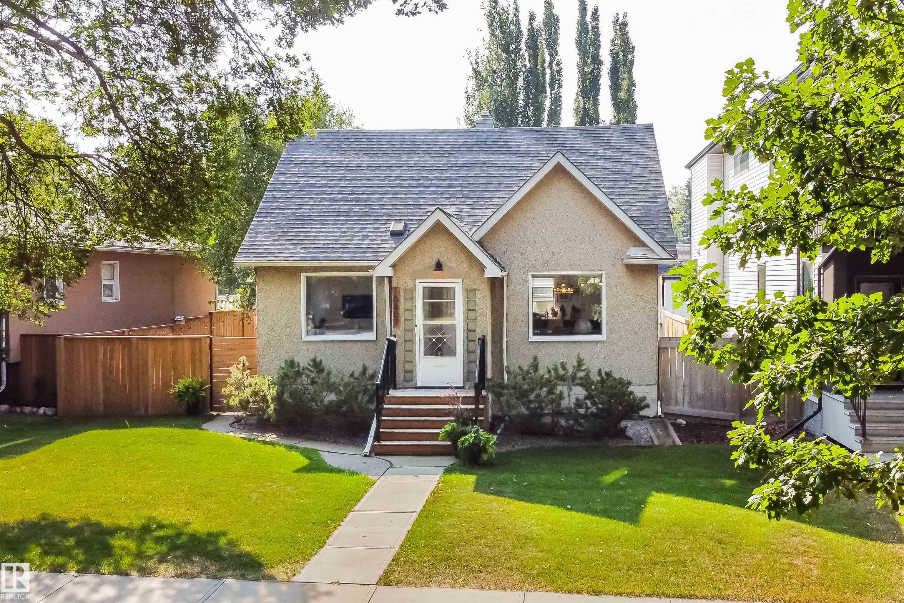 63 Av Nw Unit 10807 Ave, Edmonton, AB T6H 1P9