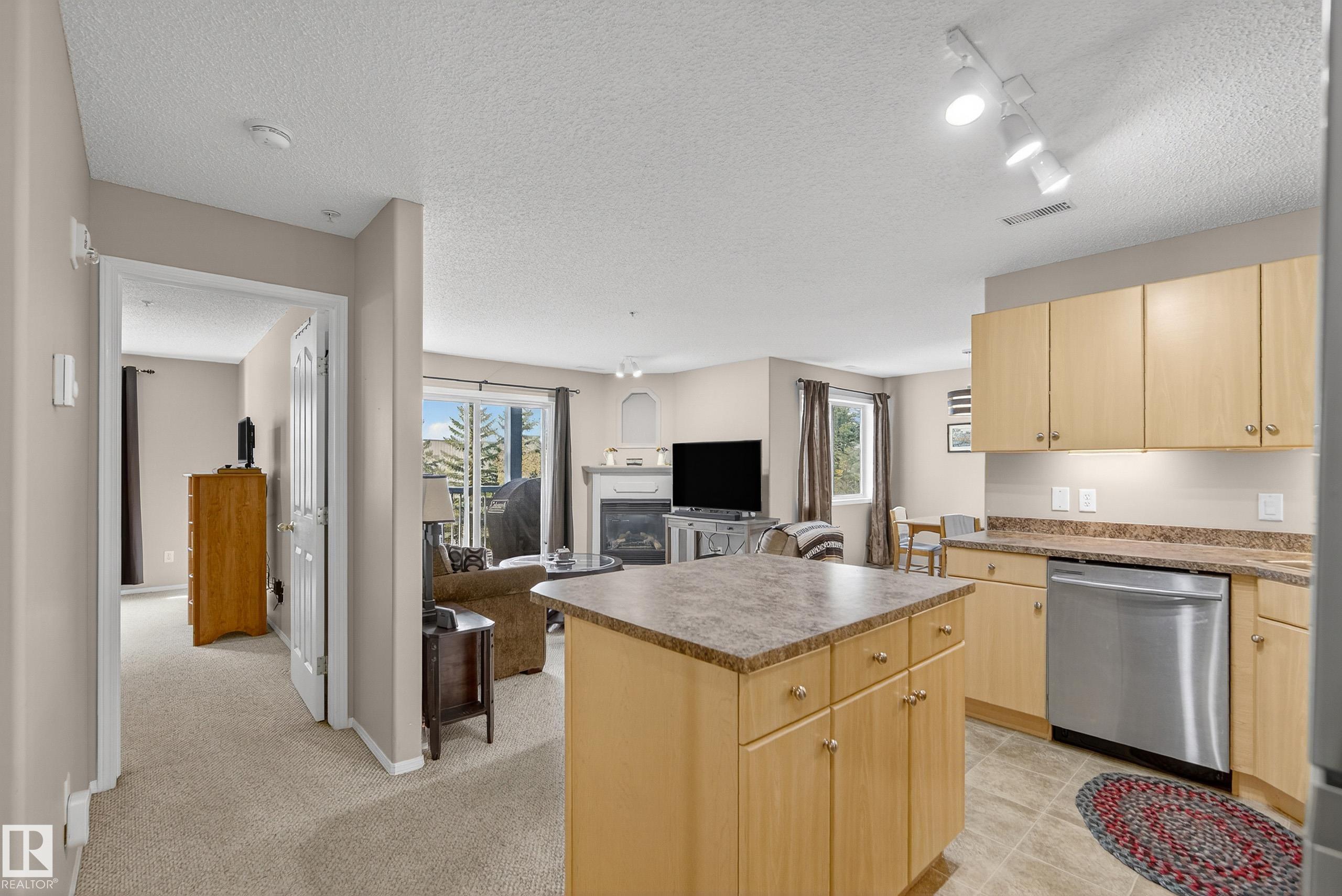 16303 95 Street #227, Edmonton, AB T5Z 3V1