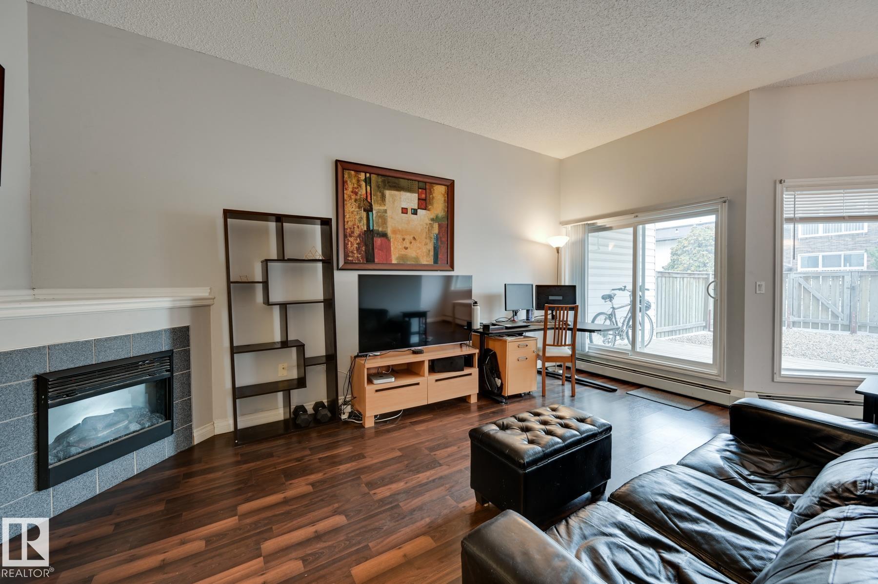 11446 40 Avenue Northwest #107, Edmonton, AB T6J 0R5