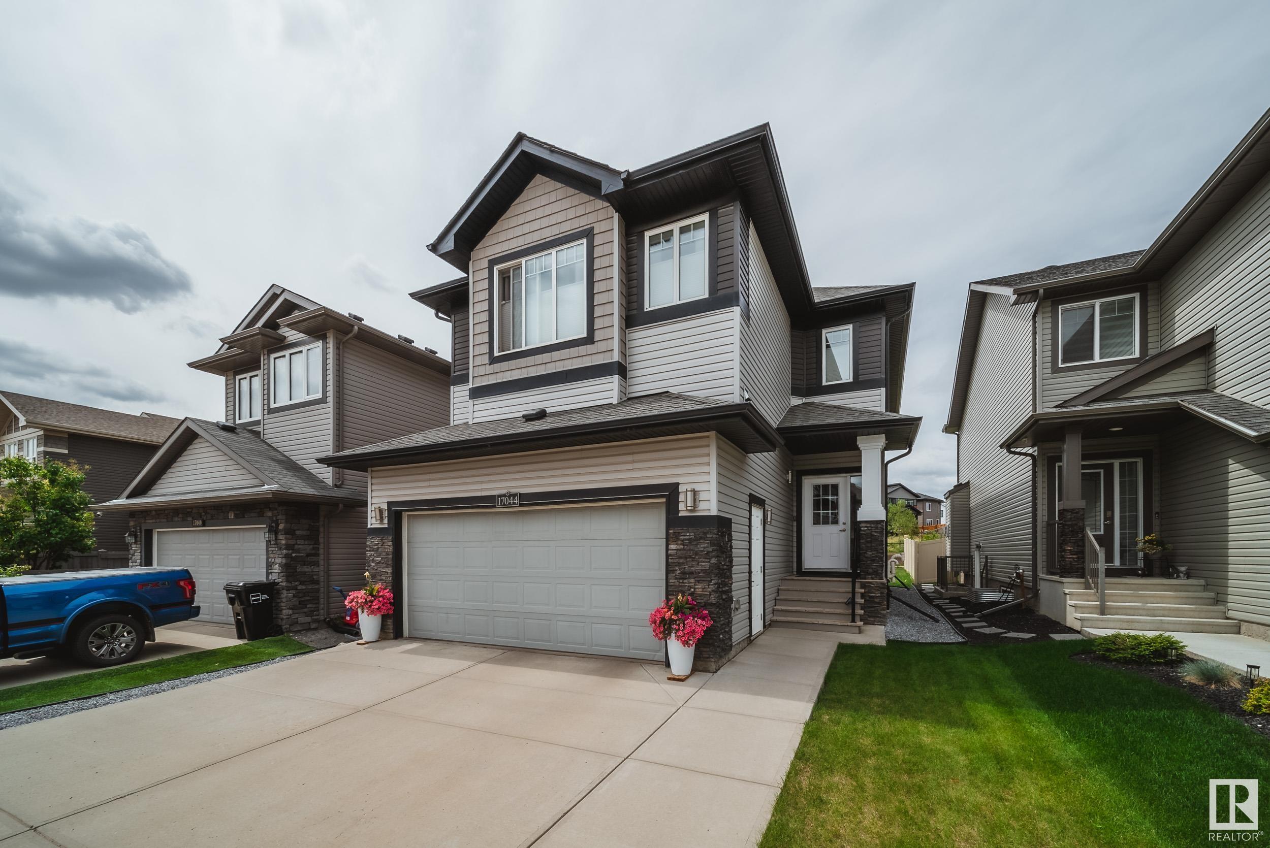 43 St Nw Unit 17044 St, Edmonton, AB T5Y 0Z3