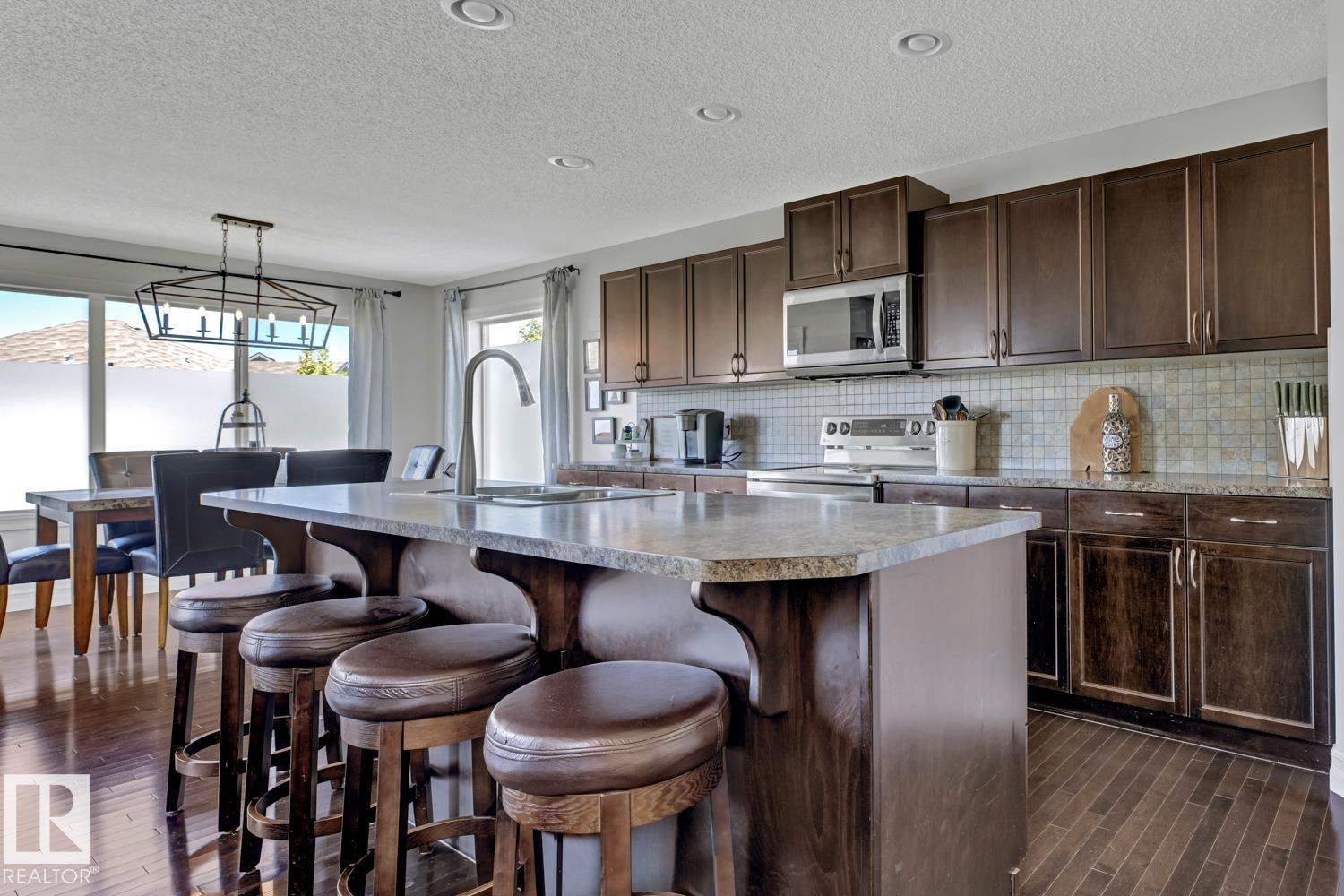 13 Av Sw Unit 6008 Ave, Edmonton, AB T6X 0M7