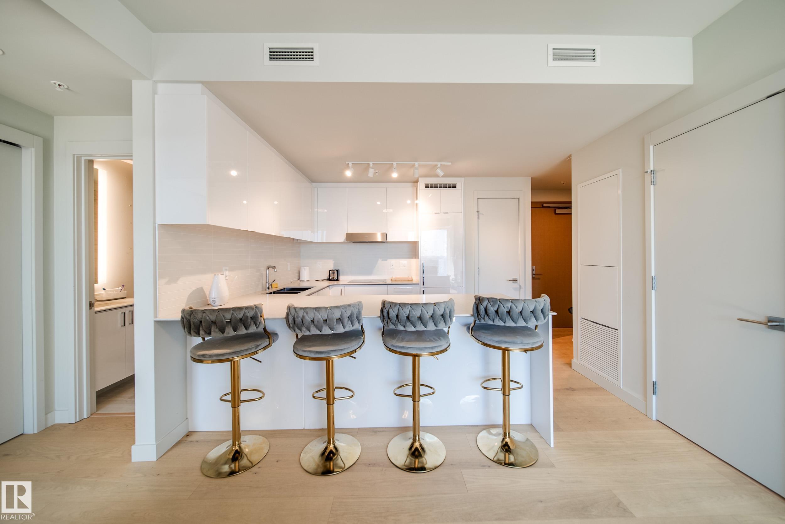 10360 102 Street Northwest #3505, Edmonton, AB T5J 4Y8