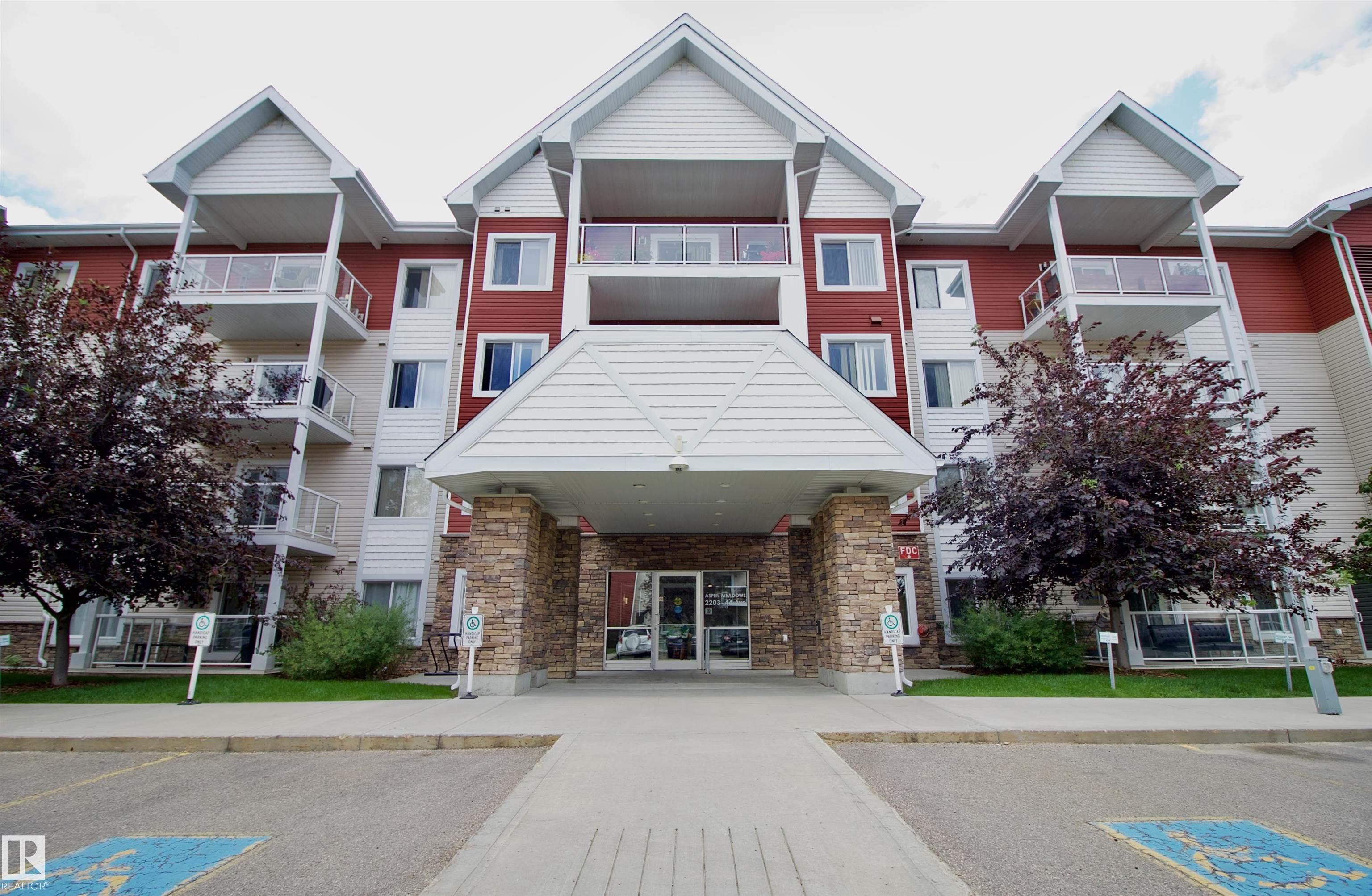 2203 44 Avenue Northwest #102, Edmonton, AB T6T 0T1