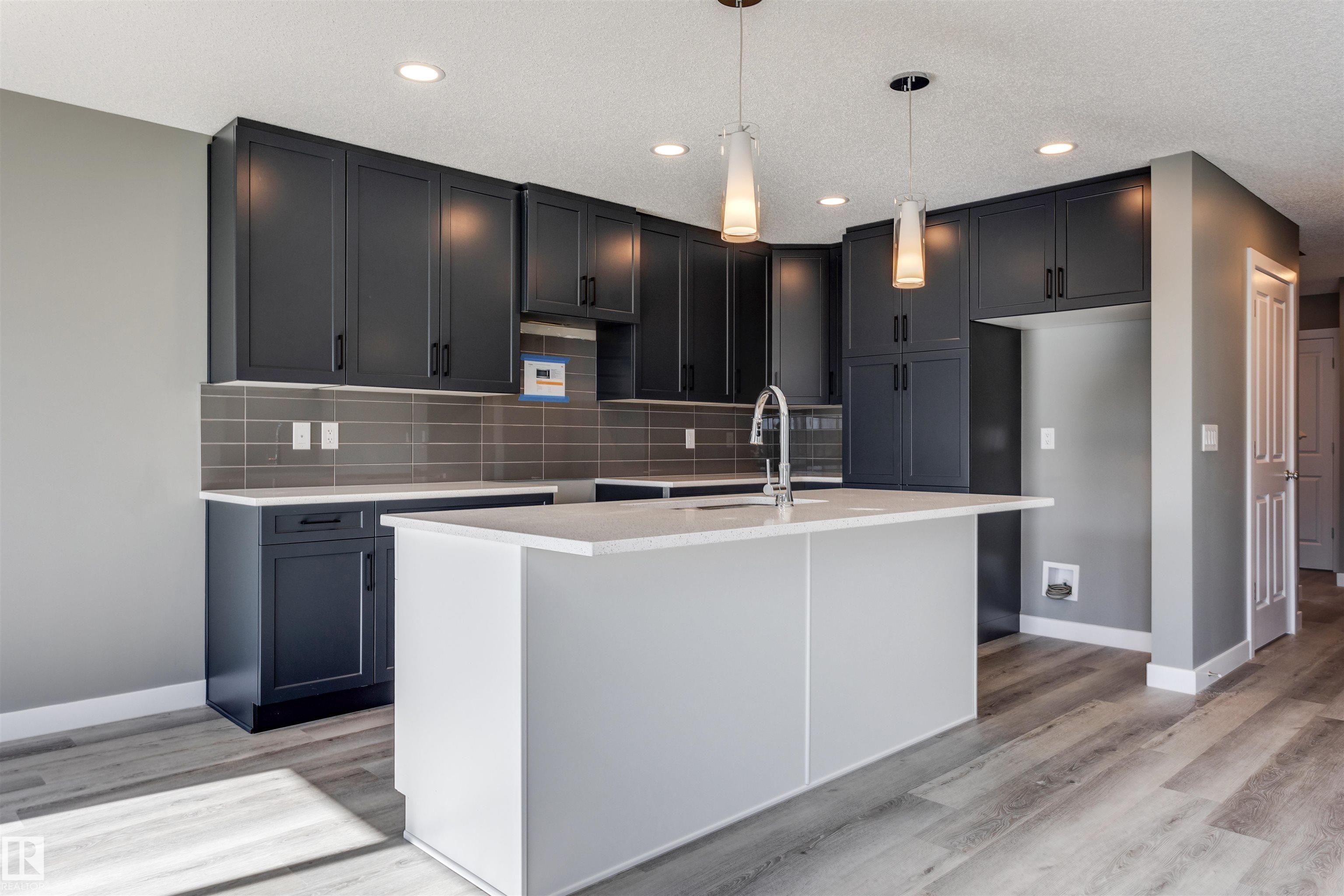 52 Av Unit 7122 Ave, Beaumont, AB T4X 2Z8