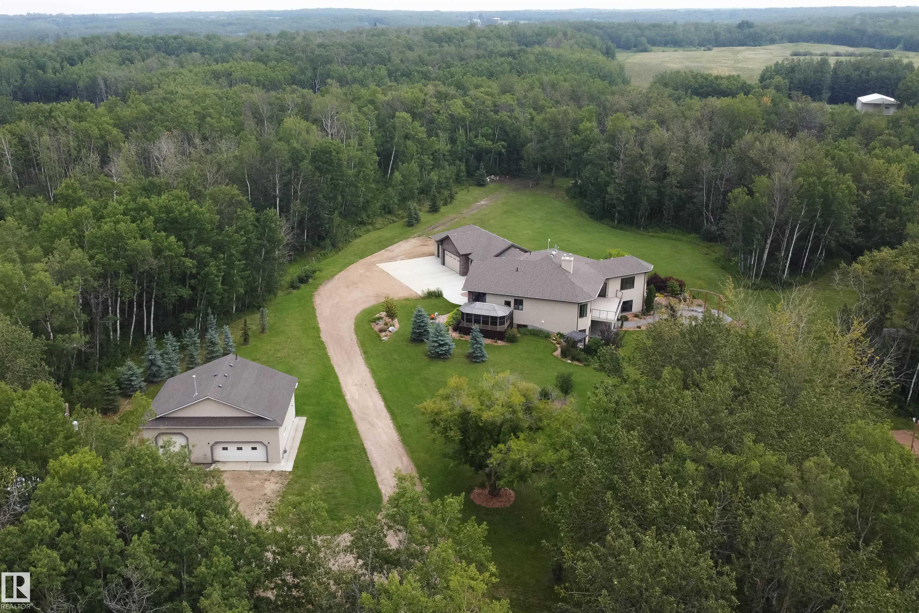 52449 Rge Road 214, Rural Strathcona County, AB T8E 2G8