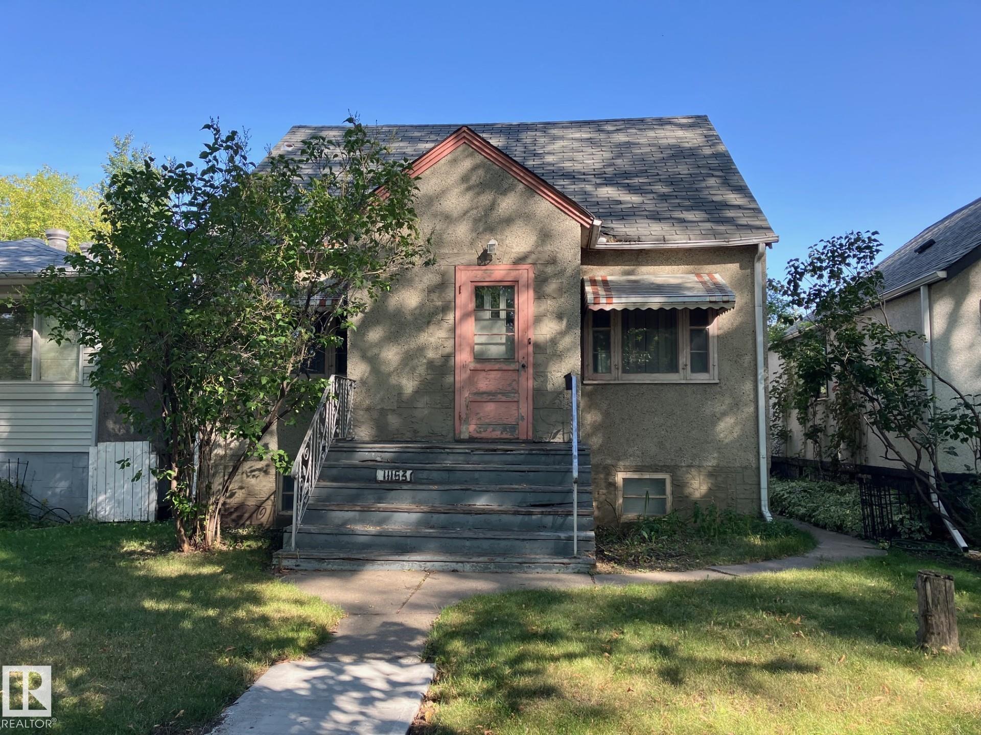 52 St Nw Unit 11153 St, Edmonton, AB T5W 3H6