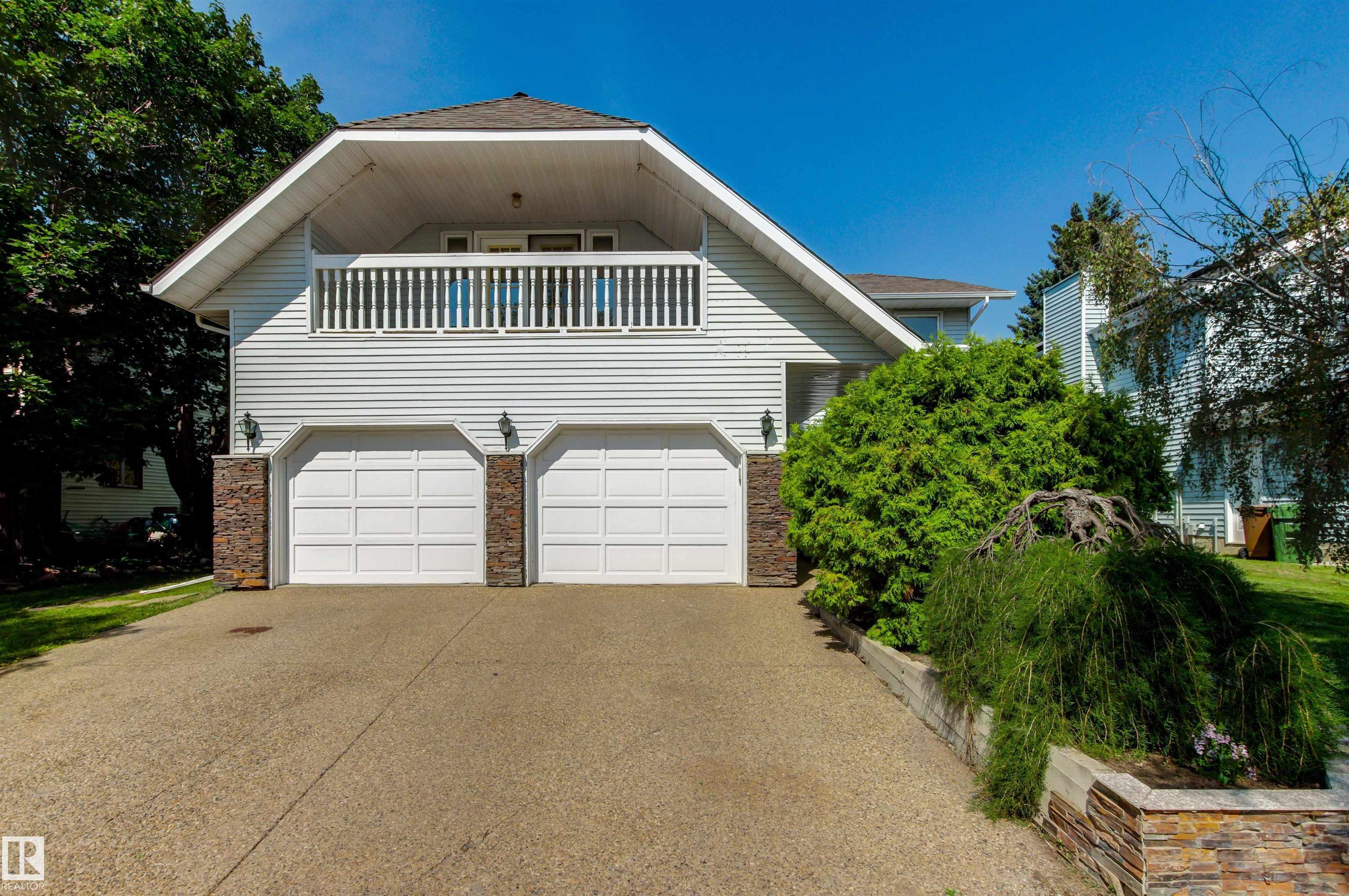 36 Langholm Dr, St. Albert, AB T8N 3W1