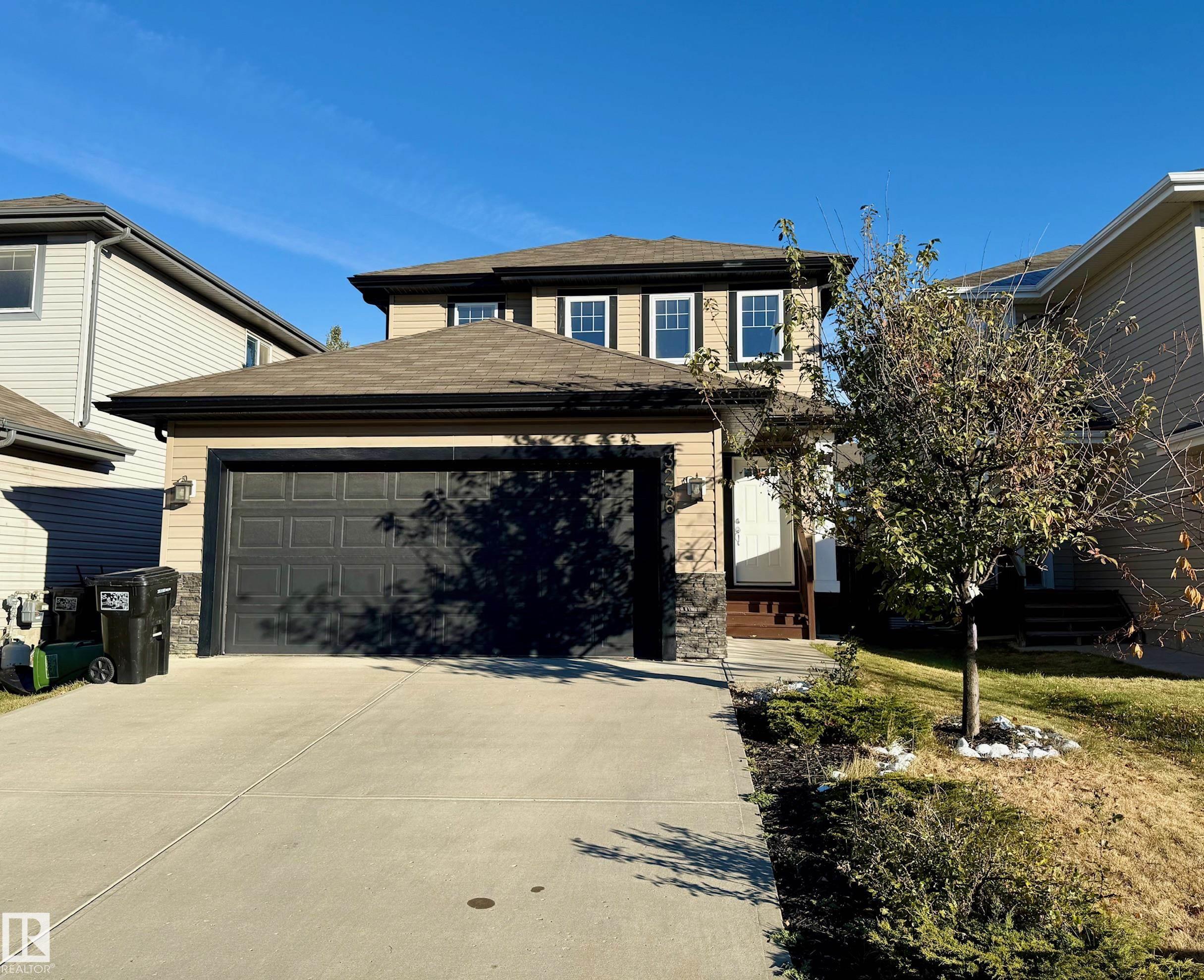 17 Av Nw Unit 3236 Ave #b, Edmonton, AB T6T 0P4