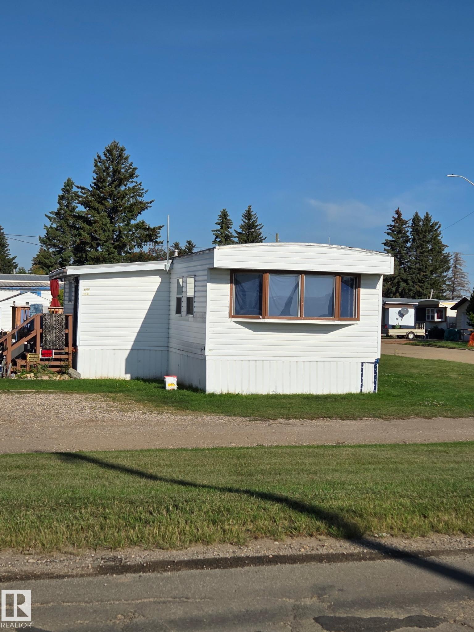 50 St Unit 5828 St, Viking, AB T0B 4N0