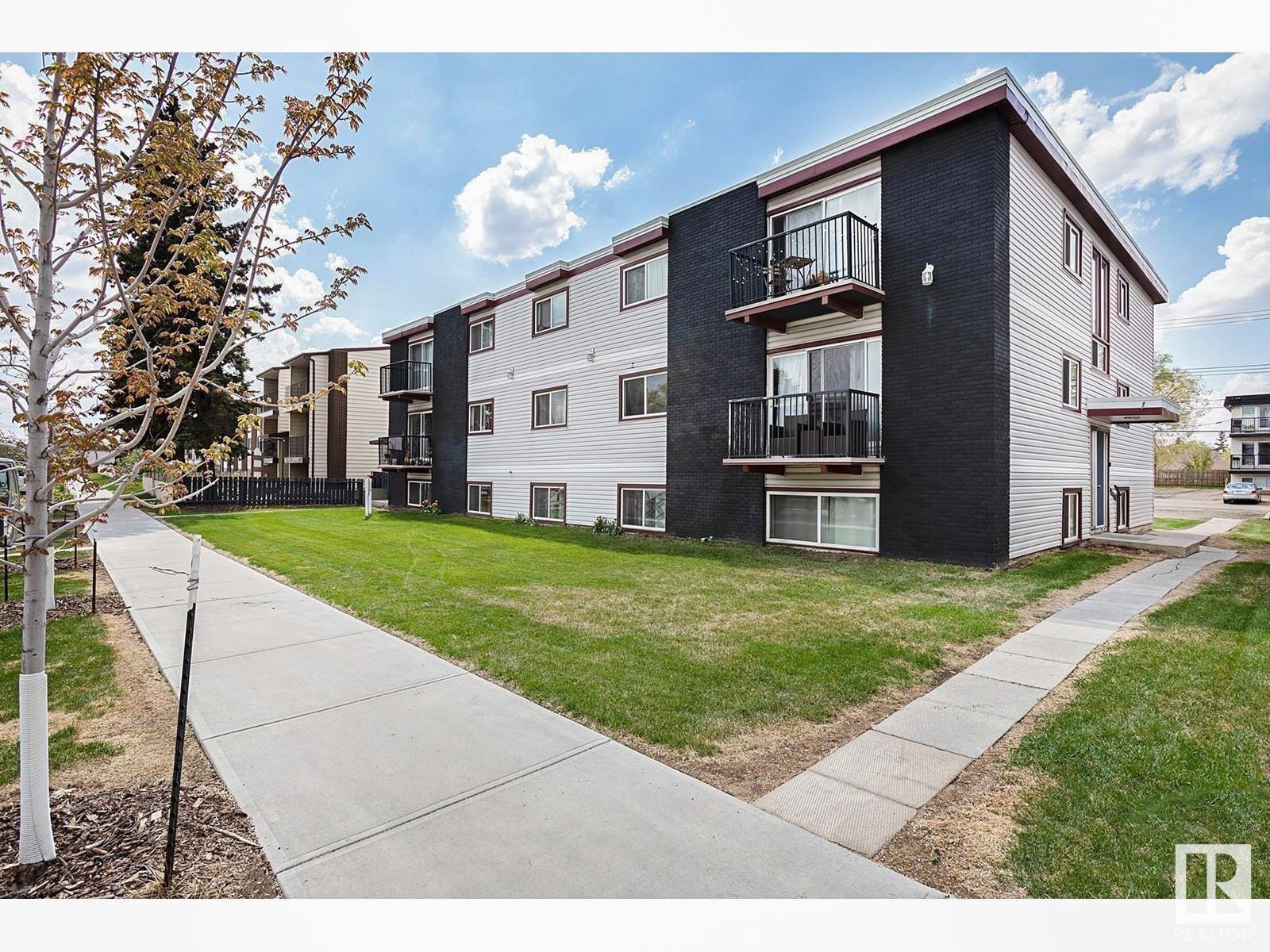 154 Holly St Nw #10 St, Edmonton, AB T2P 2H3