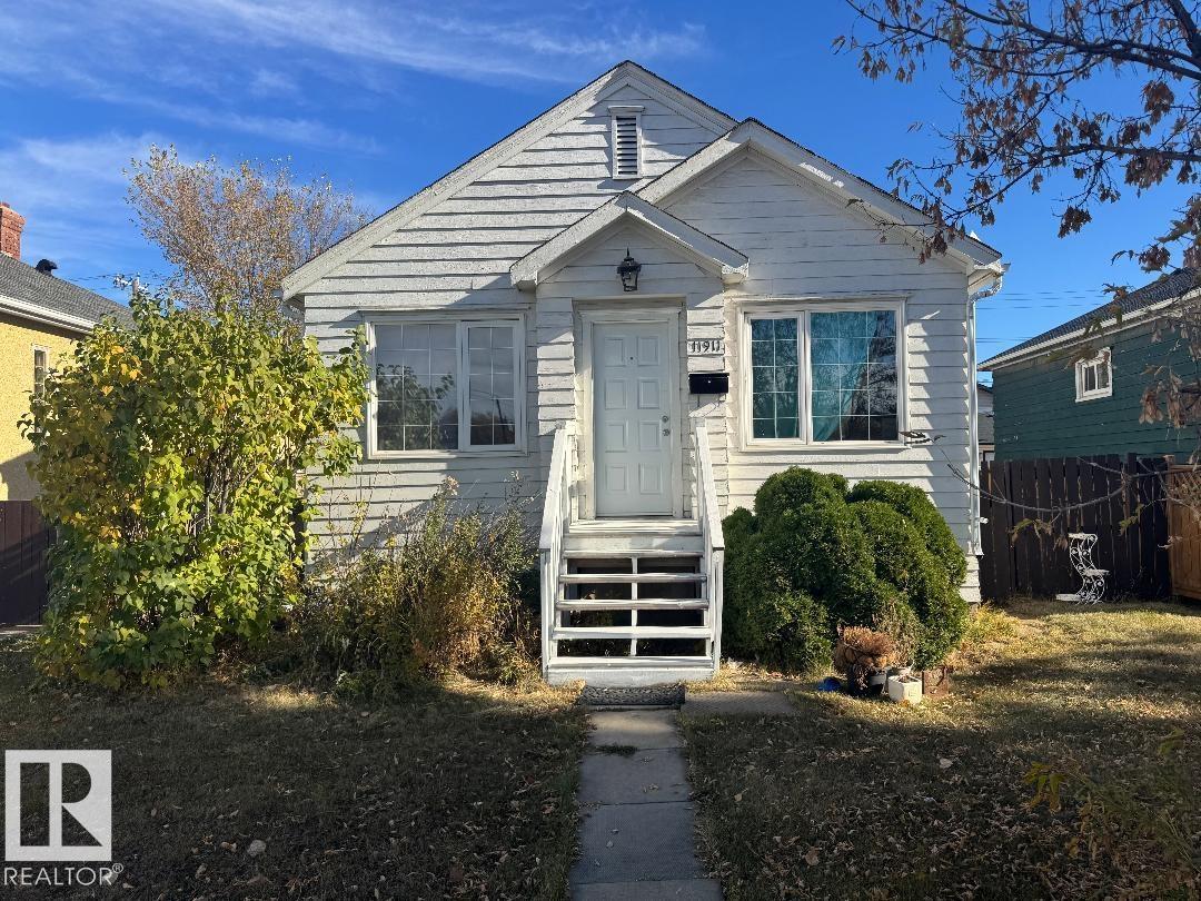 97 St Nw Unit 11911 St, Edmonton, AB T5G 1Y7