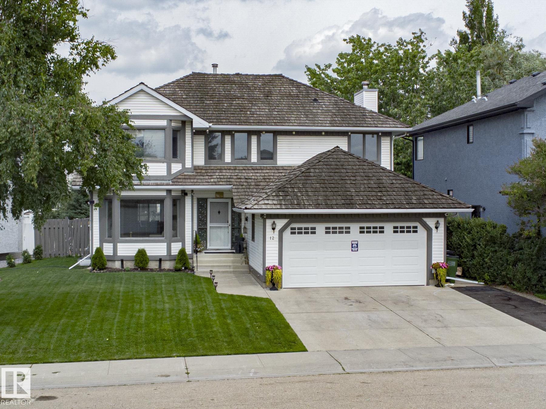 12 Elsinore Pl NW, Edmonton, AB T5X 5W3