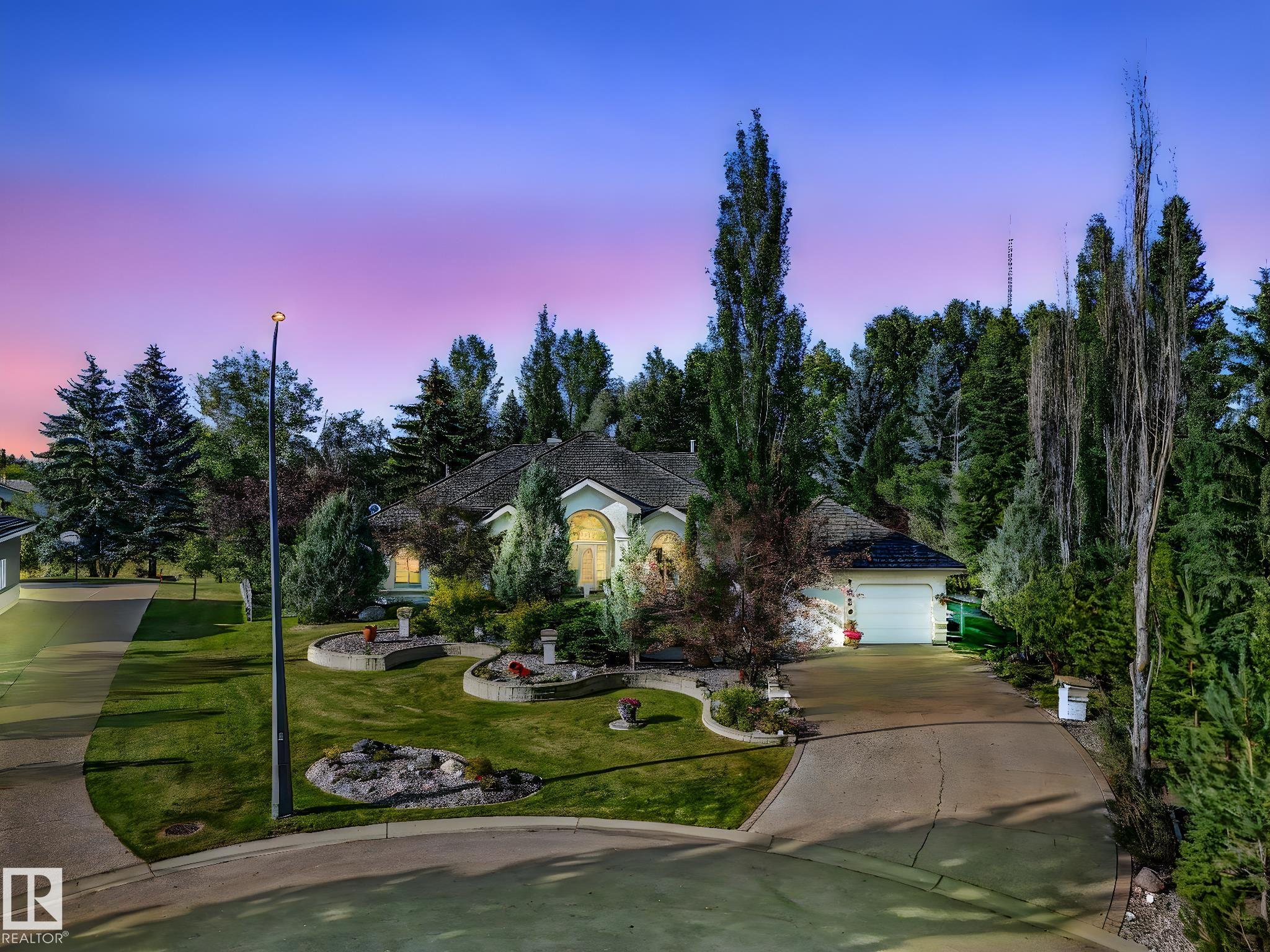 536 Estate Dr, Sherwood Park, AB T8B 1M2