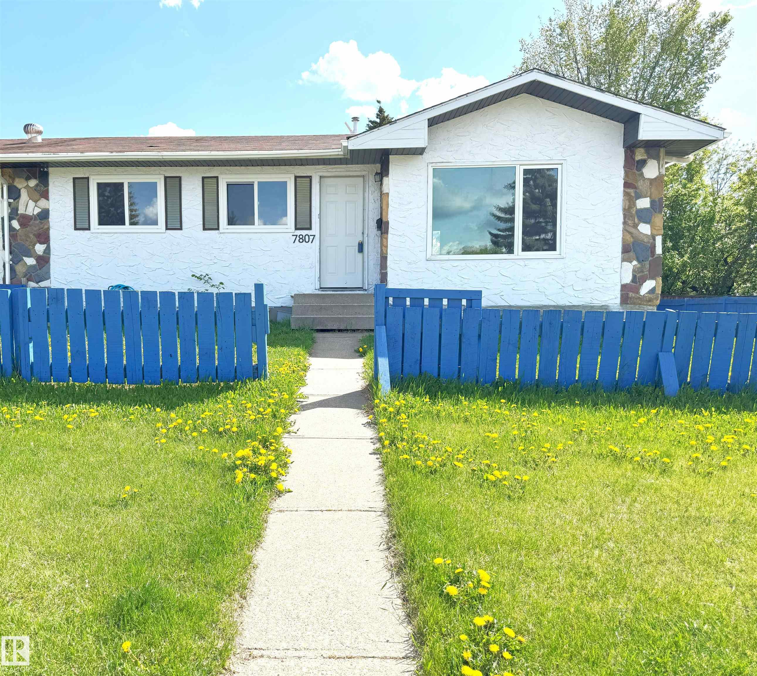 36 Av Nw Unit 7807 Ave, Edmonton, AB T6K 0C5