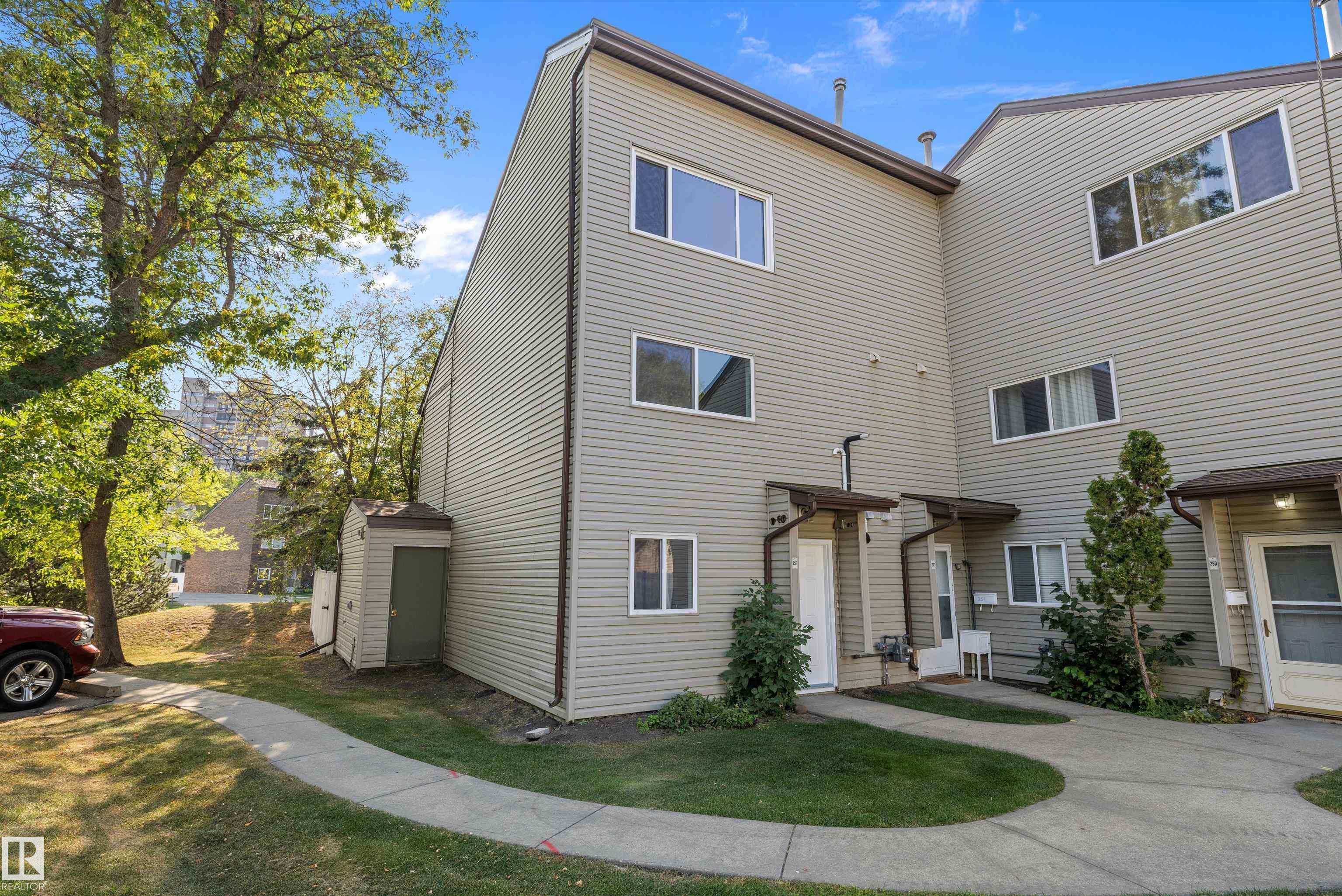 25 Meadowlark Vg Vlg NW #f, Edmonton, AB T5R 5X4
